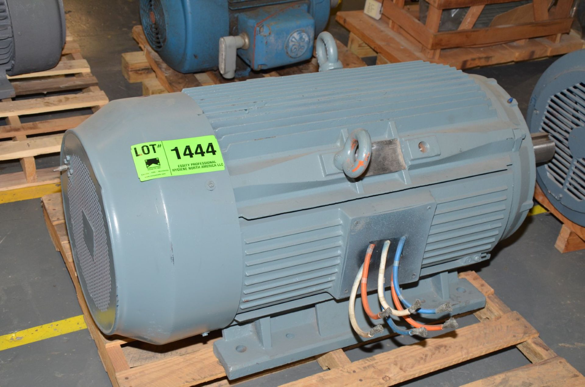 SIEMENS ELECTRIC MOTOR [RIGGING FEE FOR LOT #1444 - $50 USD PLUS APPLICABLE TAXES] - Image 2 of 3