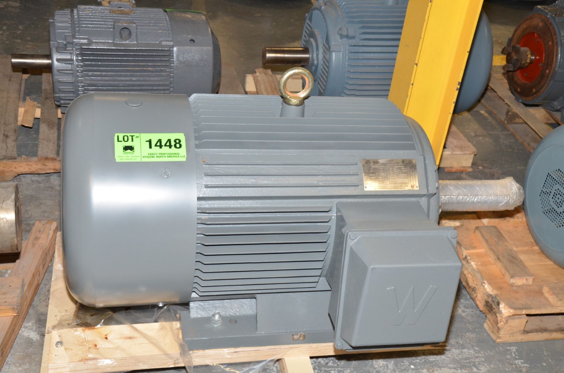 WORLDWIDE 200 HP 990 RPM 460V ELECTRIC MOTOR [RIGGING FEE FOR LOT #1448 - $50 USD PLUS APPLICABLE