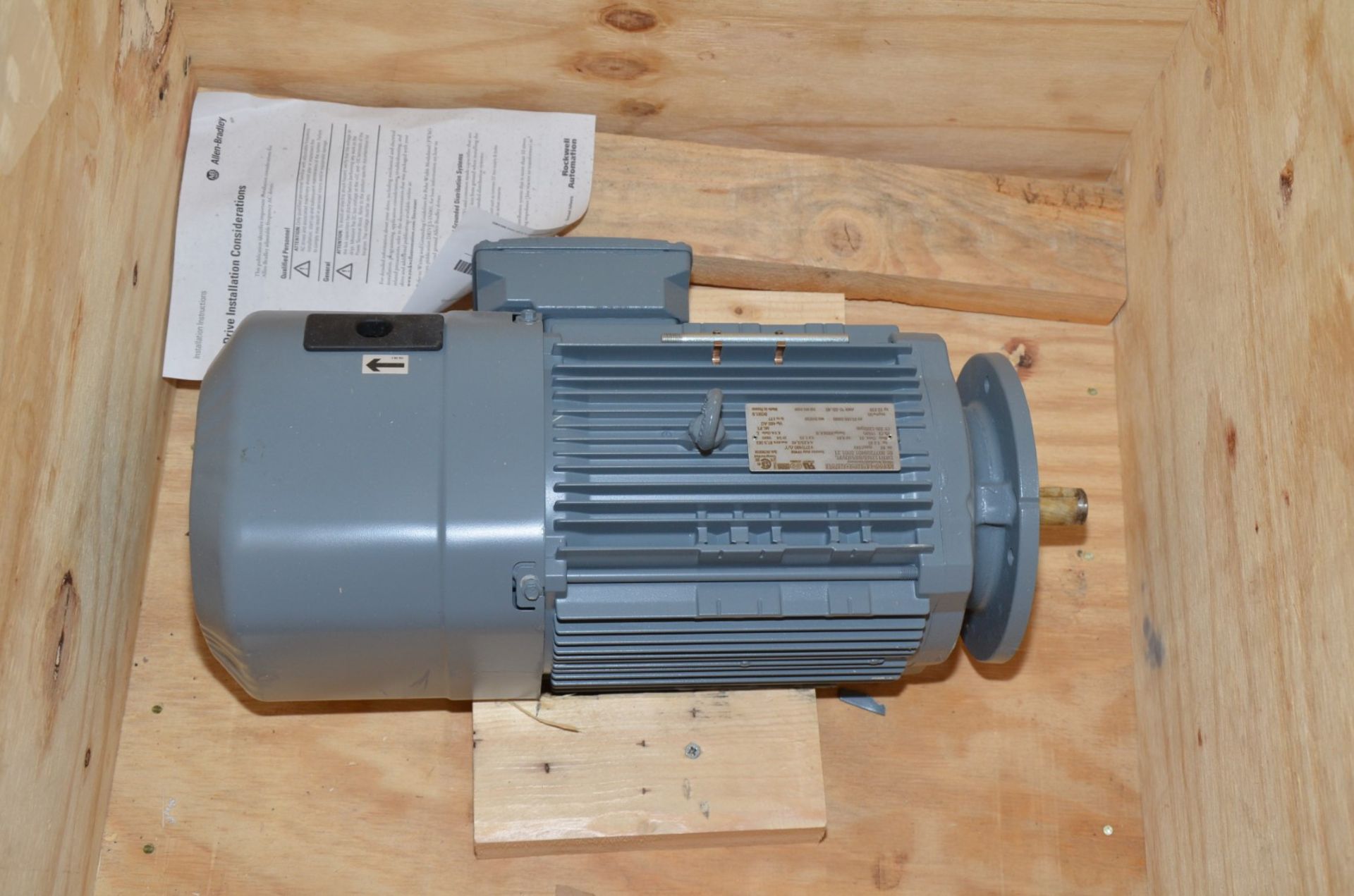 SEW EURODRIVE 1.5 HP GEARMOTOR [RIGGING FEE FOR LOT #1606 - $25 USD PLUS APPLICABLE TAXES] - Bild 2 aus 3
