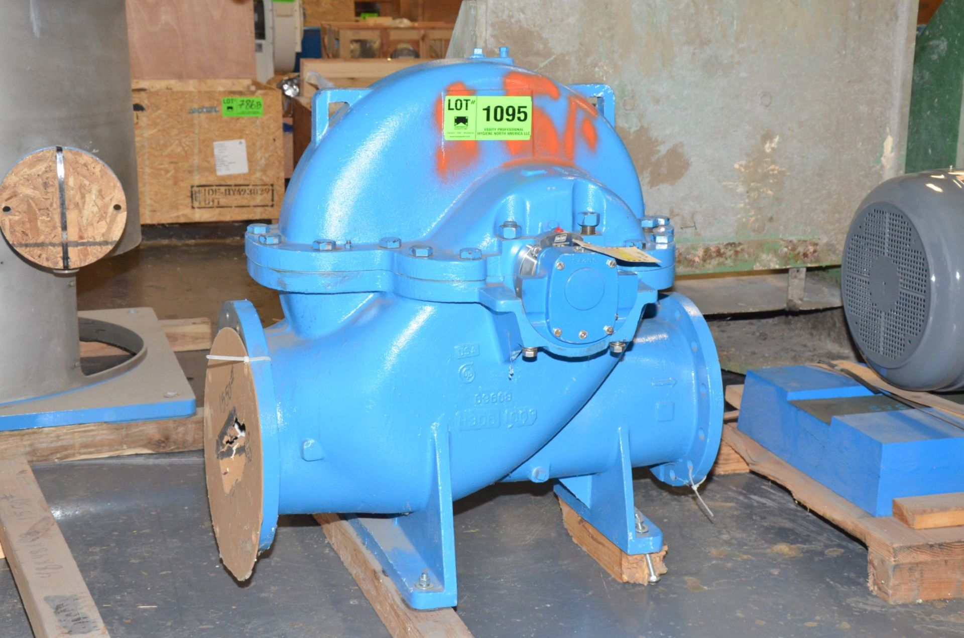 GOULDS FAN PUMP WITH 10" INLET I.D., 12" OUTLET I.D. [RIGGING FEE FOR LOT #1095 - $25 USD PLUS