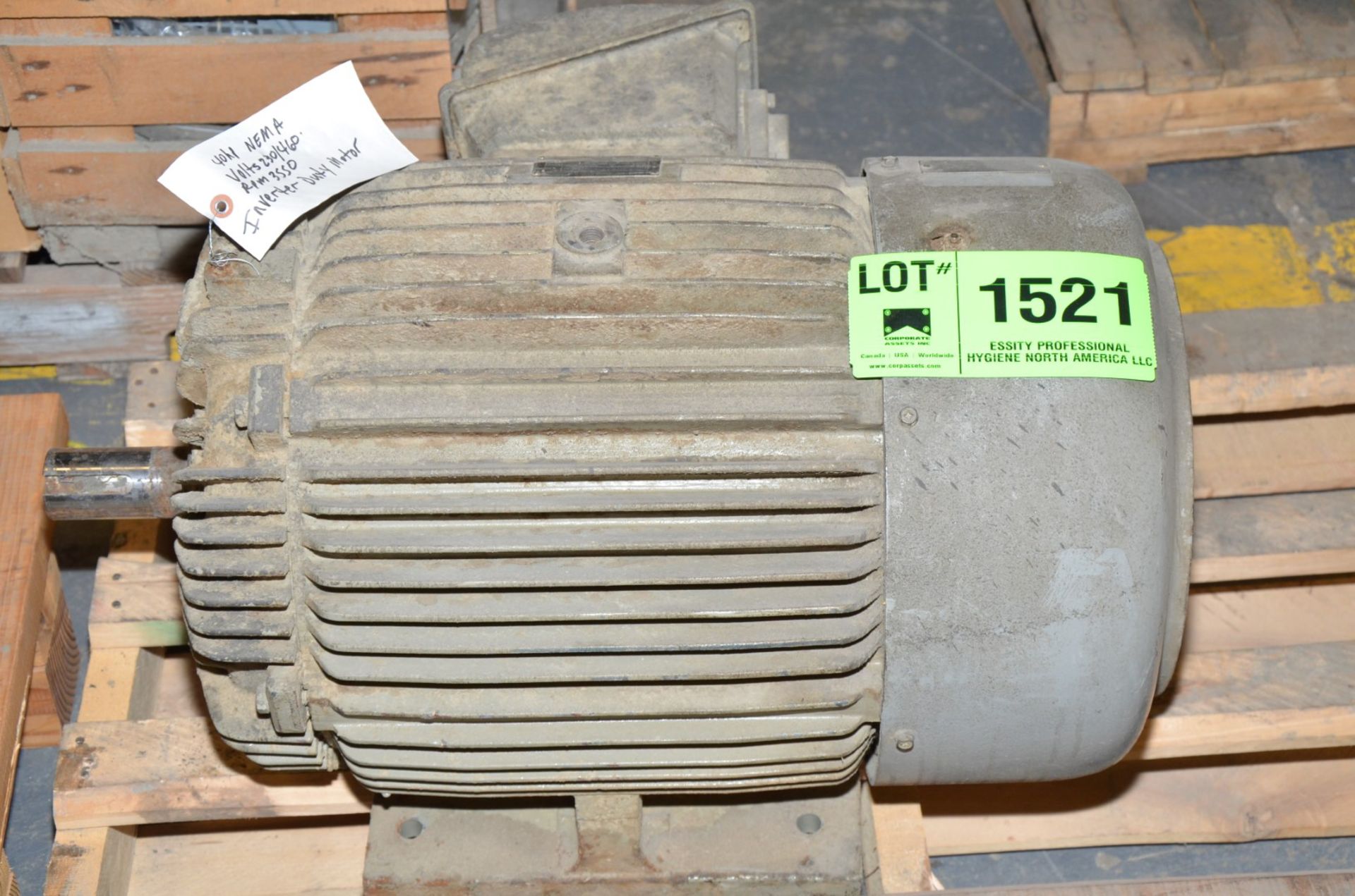 TECO 40 HP 3550 RPM 460V ELECTRIC MOTOR [RIGGING FEE FOR LOT #1521 - $25 USD PLUS APPLICABLE TAXES]