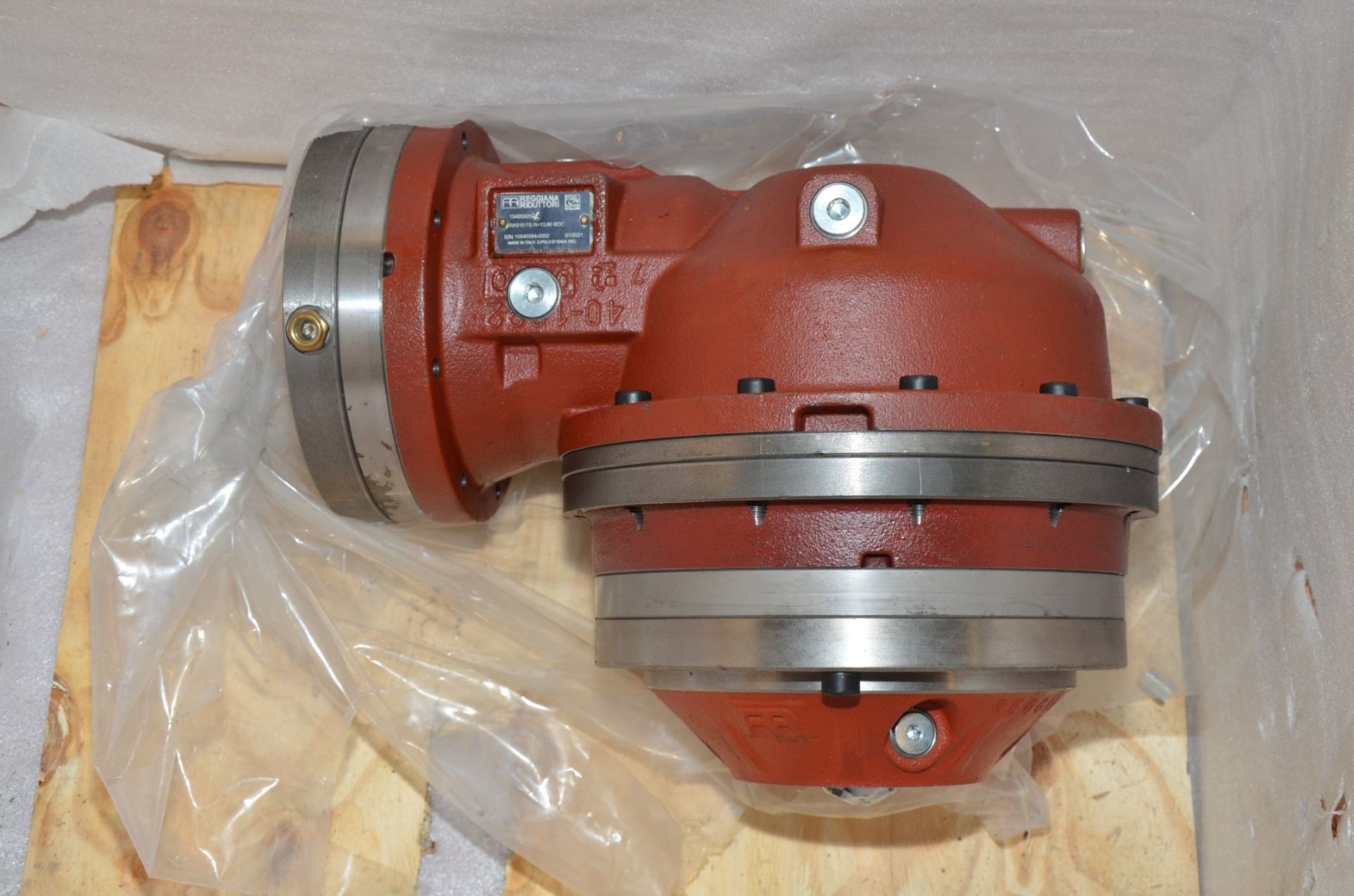 RBGGIANA PLANETARY GEARBOX [RIGGING FEE FOR LOT #1620 - $25 USD PLUS APPLICABLE TAXES] - Image 2 of 4
