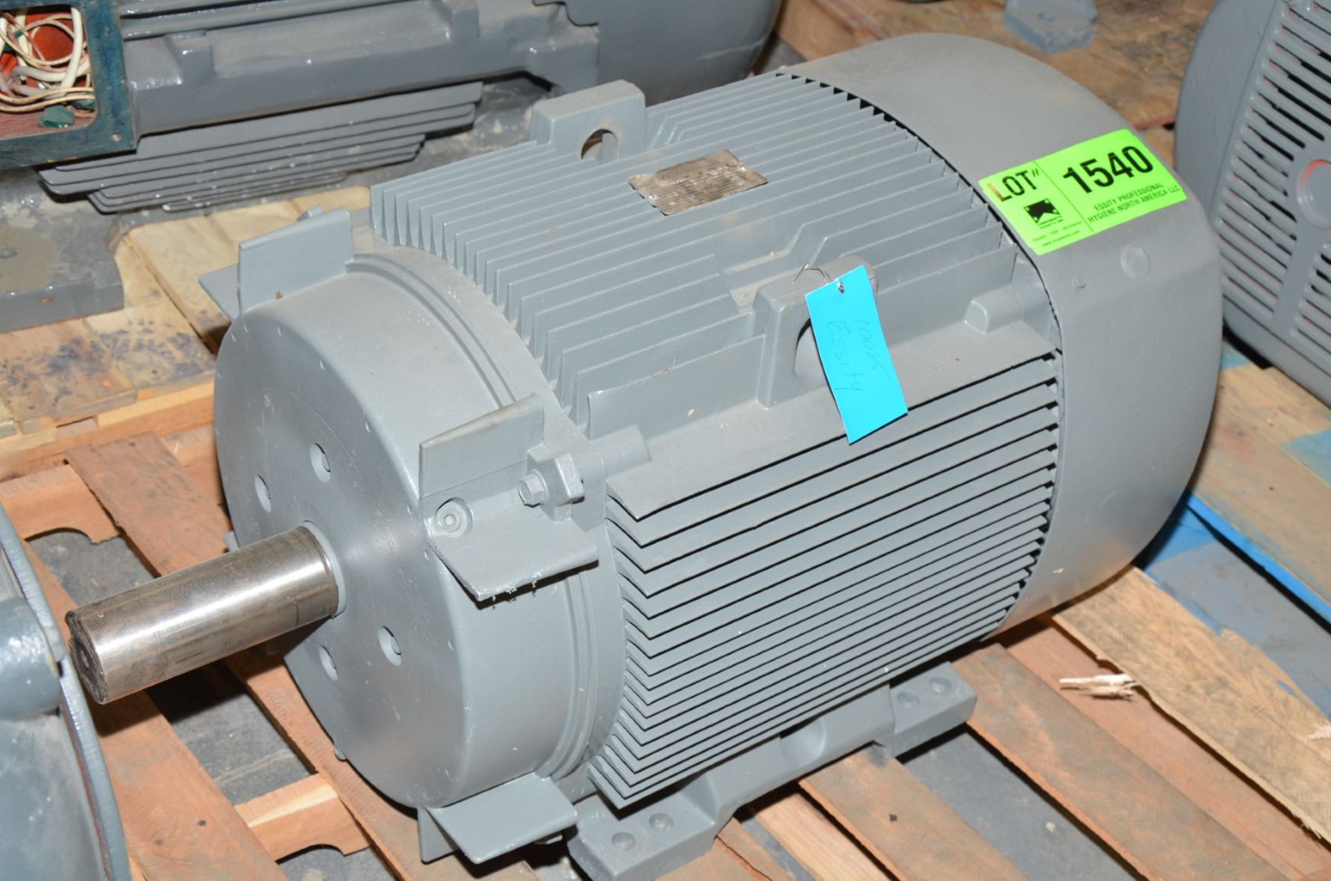 GE 75 HP 1185 RPM 460V ELECTRIC MOTOR [RIGGING FEE FOR LOT #1540 - $50 USD PLUS APPLICABLE TAXES] - Image 2 of 3
