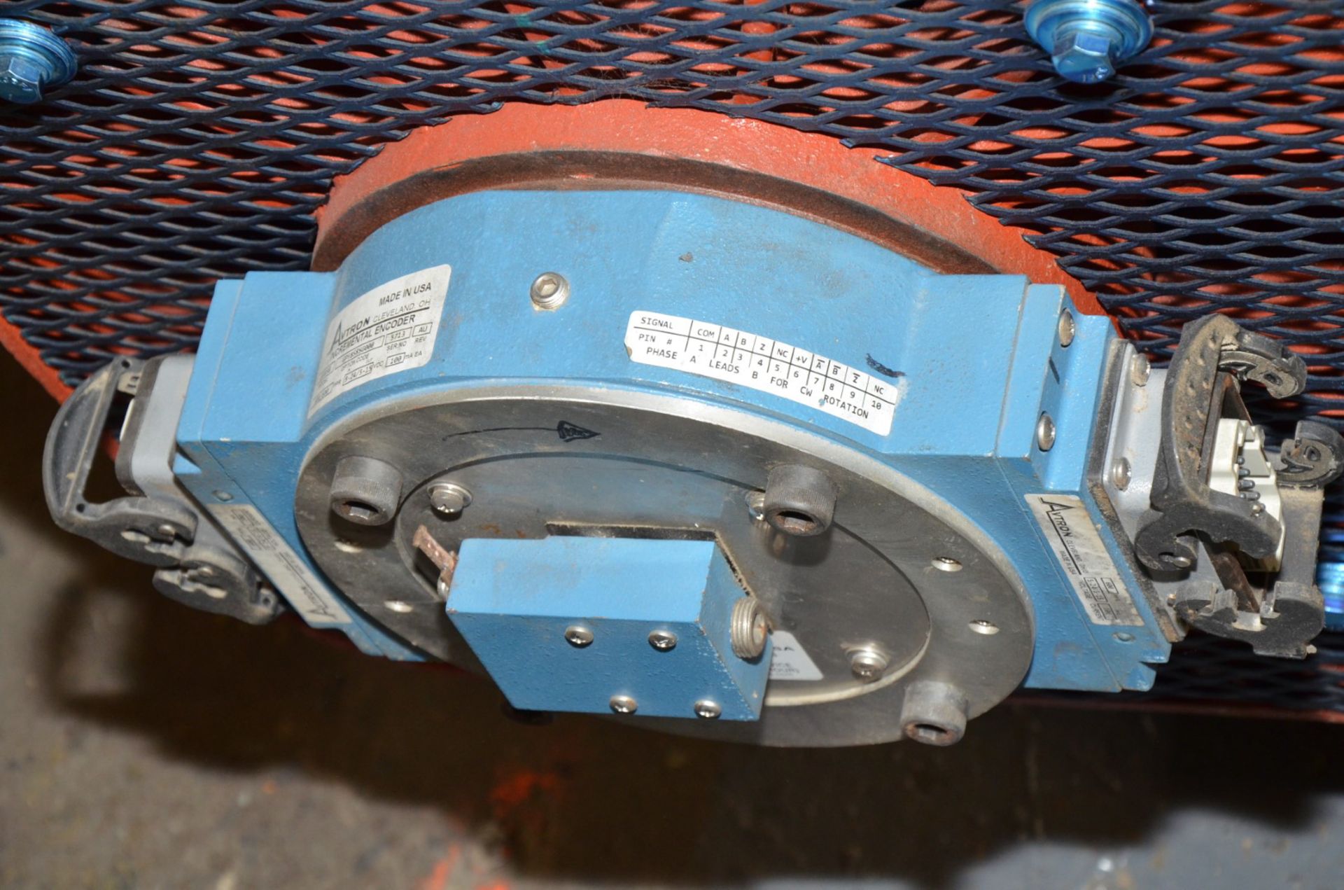 GE 250 HP 460V 1800 RPM ELECTRIC MOTOR (CI) [RIGGING FEE FOR LOT #1019 - $100 USD PLUS APPLICABLE - Image 4 of 5