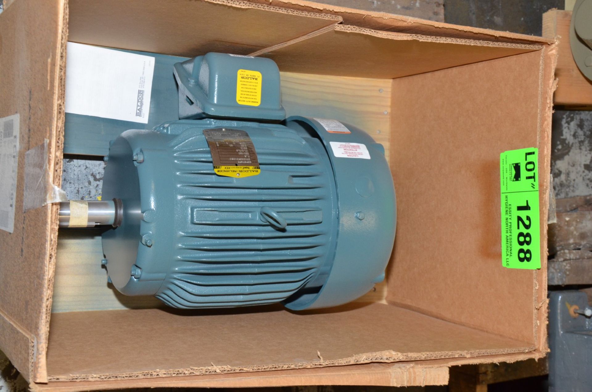 BALDOR 7.5 HP 3510 RPM 460V ELECTRIC MOTOR [RIGGING FEE FOR LOT #1288 - $25 USD PLUS APPLICABLE