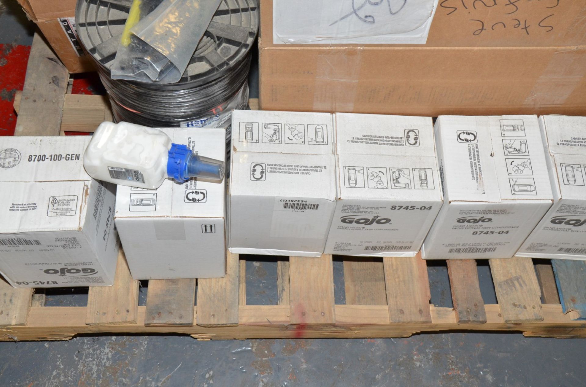 LOT/ SKID WITH PARTS - ELECTRICAL, HYDRAULIC, MECHANICAL AND ELECTRONIC PARTS, REMNANTS AND - Image 4 of 5