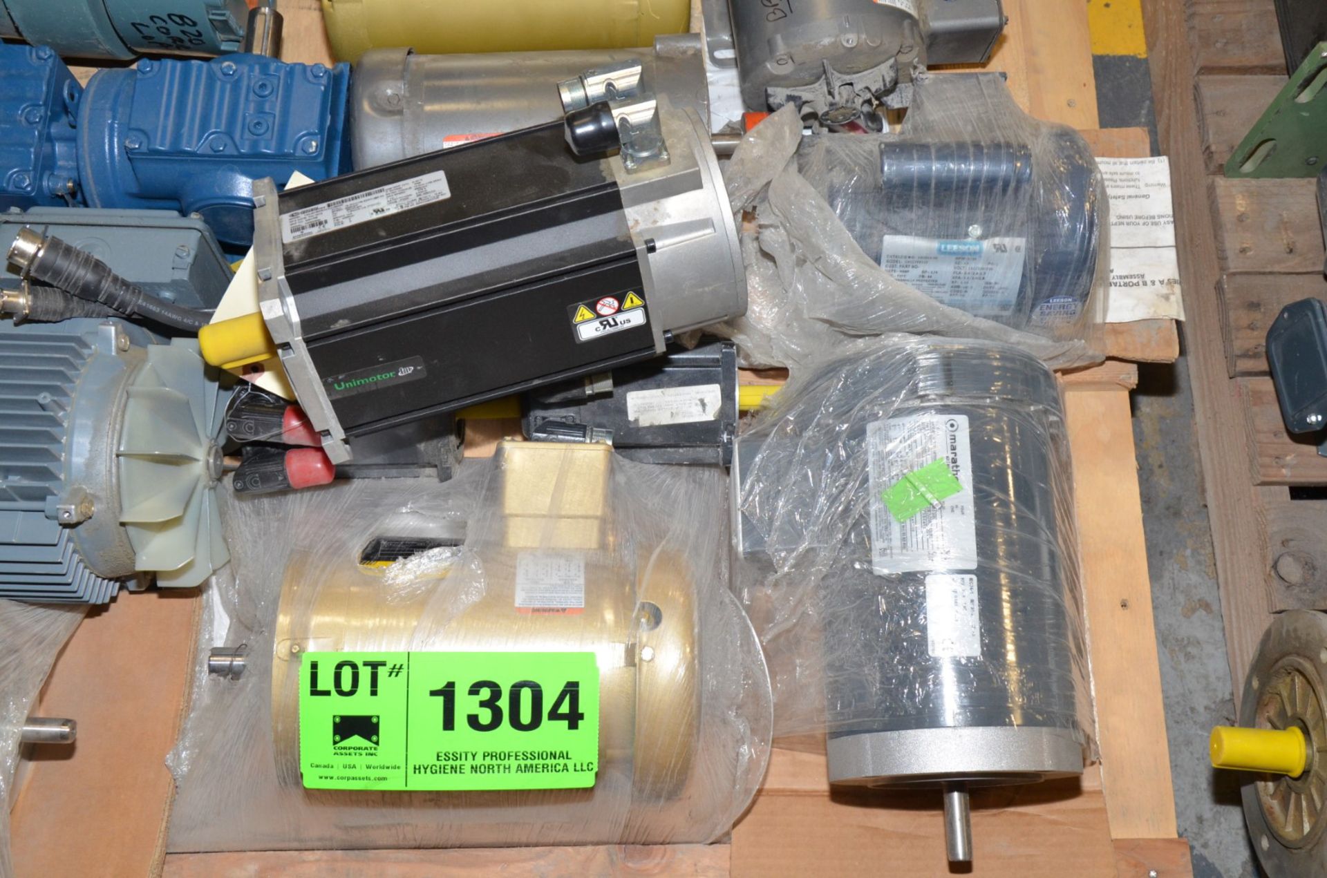 LOT/ (14) ELECTRIC MOTORS UNDER 10 HP [RIGGING FEE FOR LOT #1304 - $75 USD PLUS APPLICABLE TAXES] - Image 3 of 5