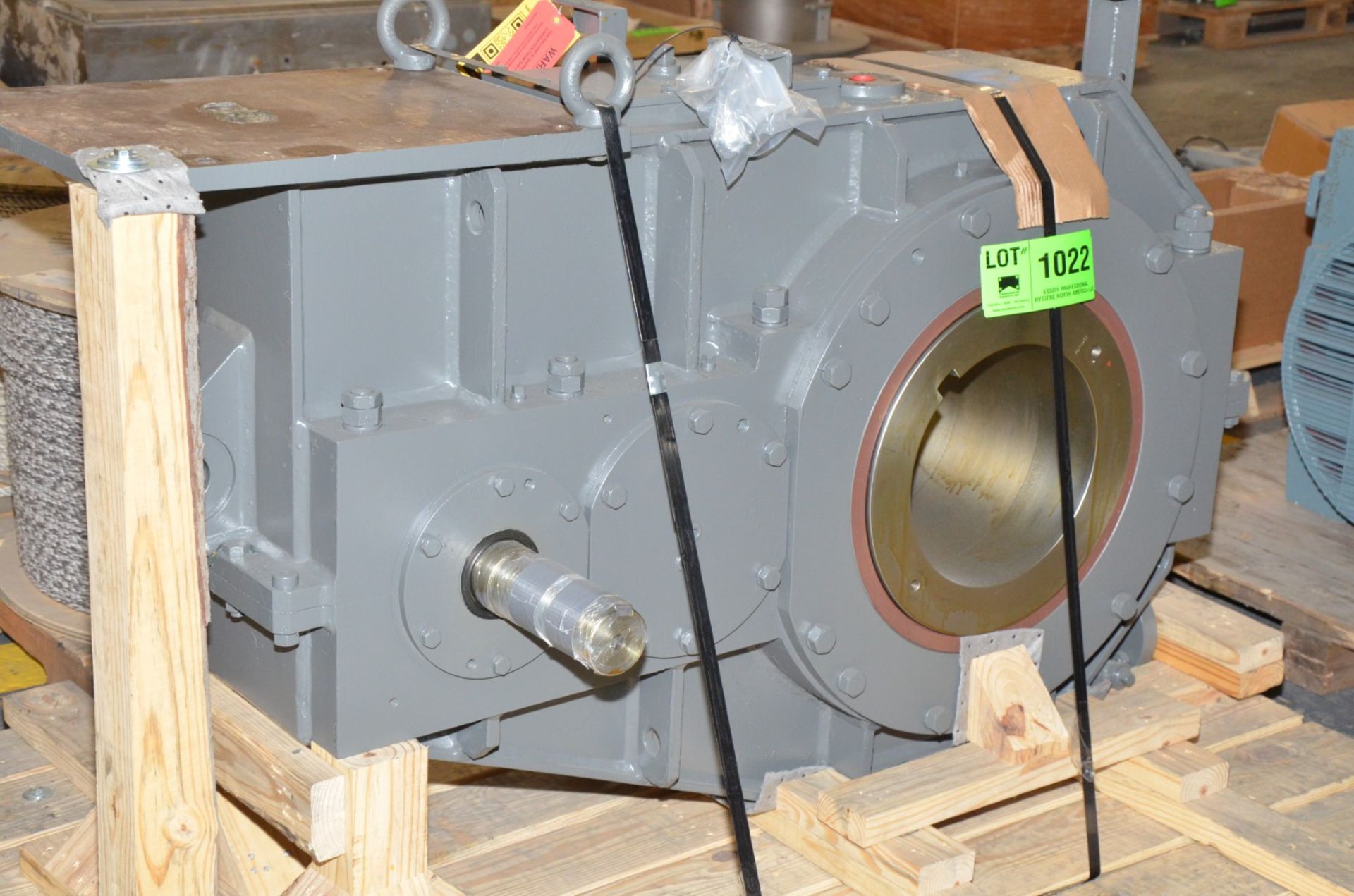 SUMITOMO (2022) Y100P2A-BRH-13.754/RVE11906 GEAR REDUCER WITH 750 HP @ 1750 RPM RATING, 13.754:1 - Image 2 of 5
