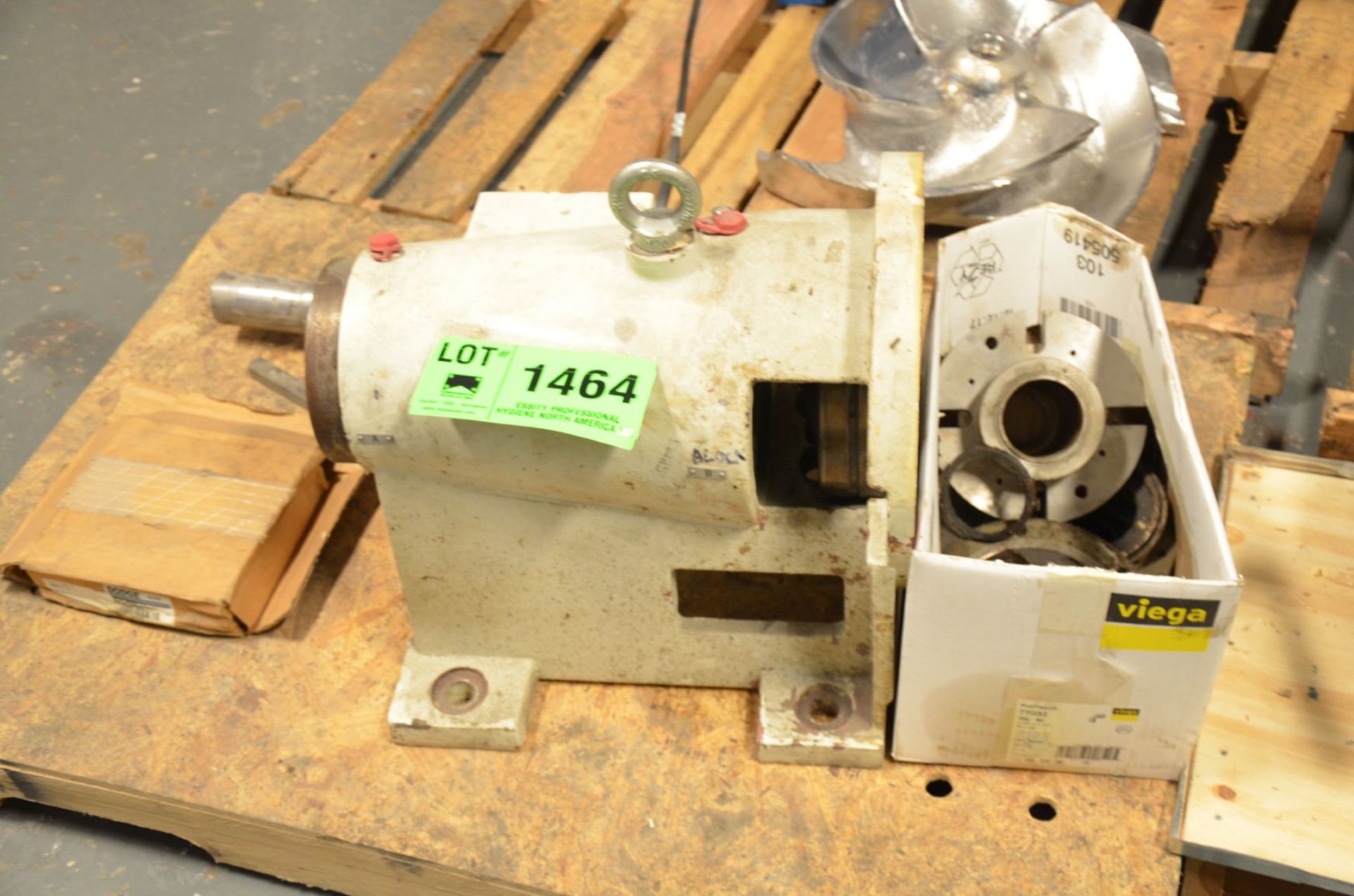 PUMP ROTARY ASSY [RIGGING FEE FOR LOT #1464 - $25 USD PLUS APPLICABLE TAXES]