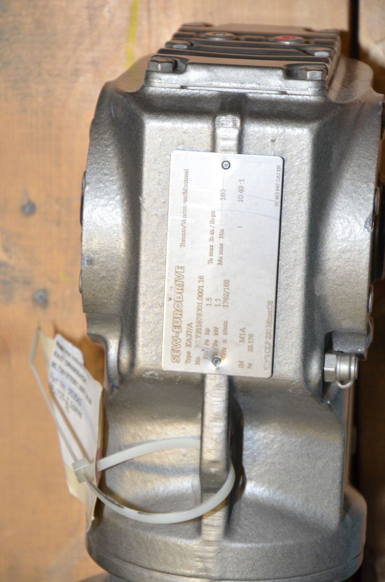 SEW EURODRIVE 1.5 HP 1762 RPM 460V ELECTRIC MOTOR [RIGGING FEE FOR LOT #1335 - $25 USD PLUS - Image 2 of 3