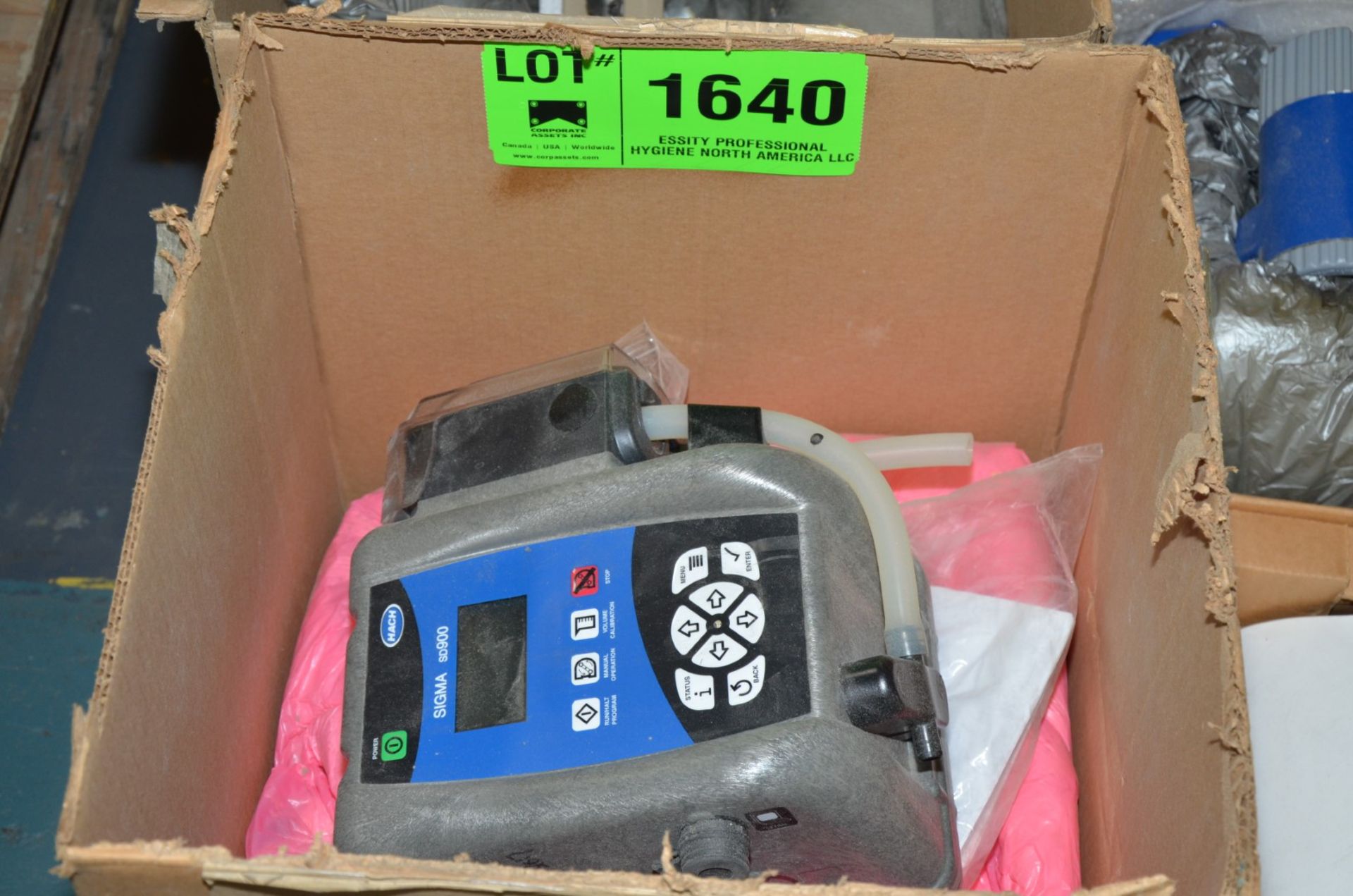 HACH SIGMA SD900 DIGITAL PERISTALTIC METERING PUMP [RIGGING FEE FOR LOT #1640 - $25 USD PLUS