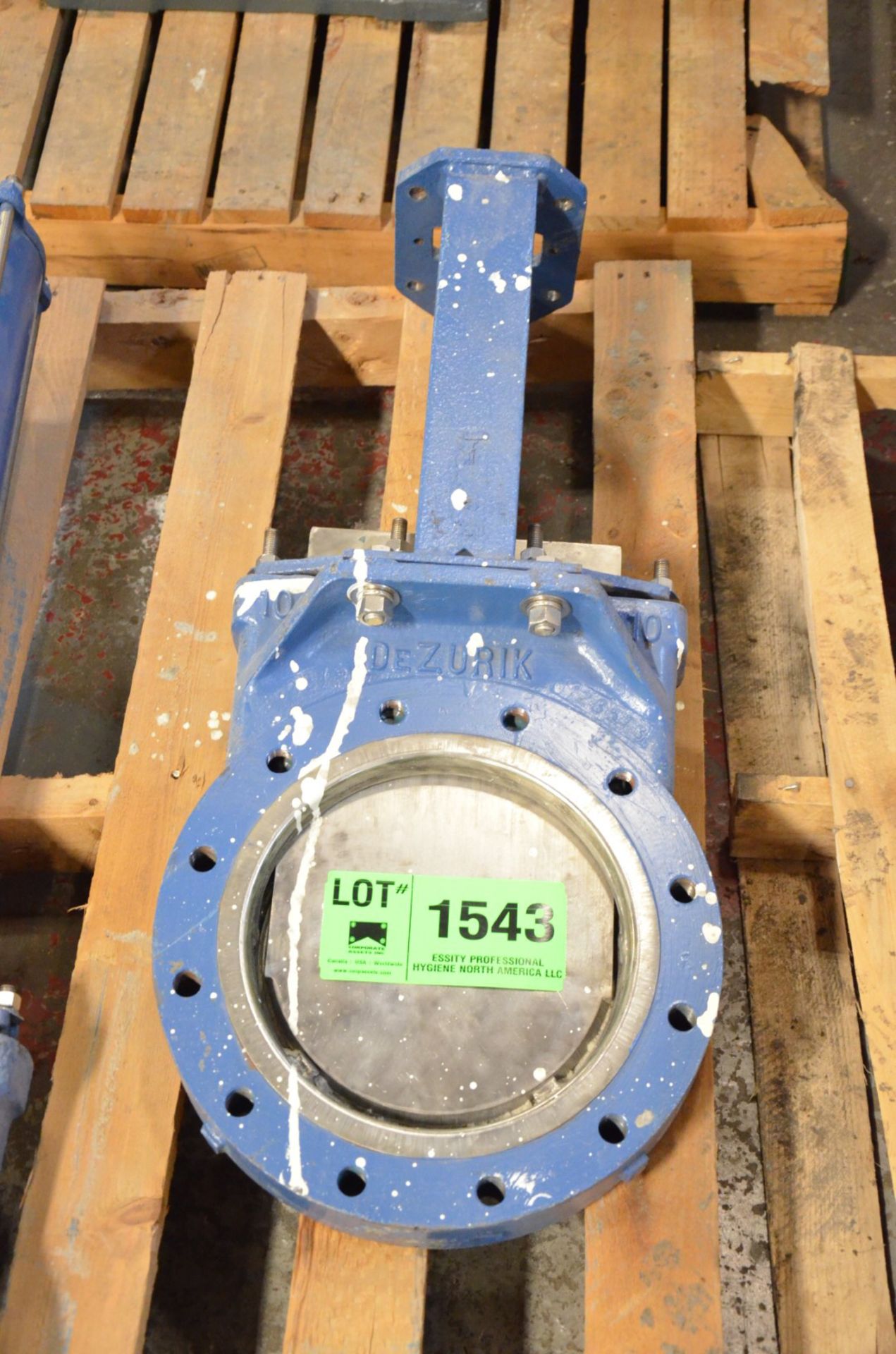 DEZURIK 10" AUTOMATIC VALVE [RIGGING FEE FOR LOT #1543 - $25 USD PLUS APPLICABLE TAXES]