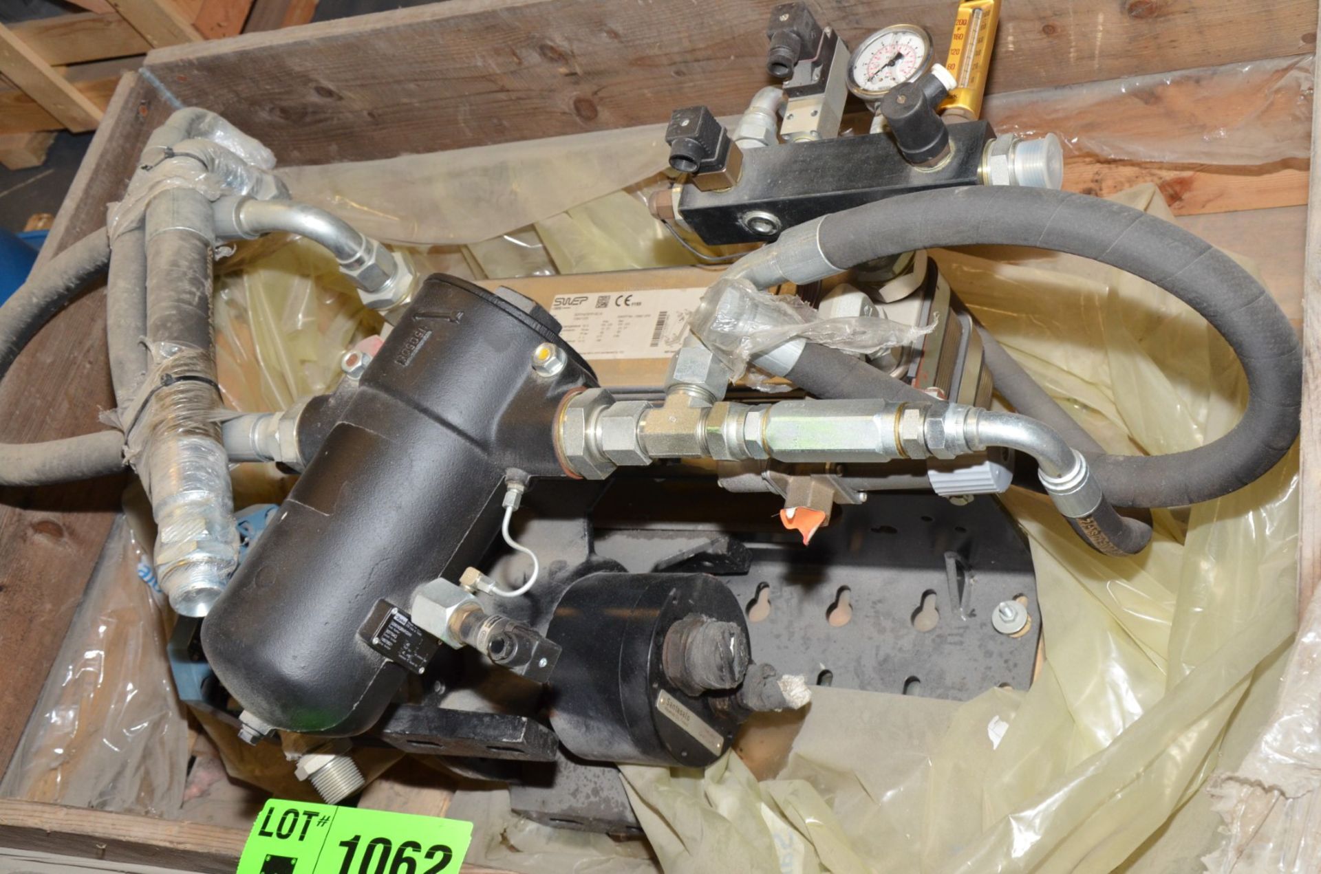 SANTASALO LU1BMHP47P2570F LUBRICATION UNIT WITH HEAT EXCHANGER S/N N/A [RIGGING FEE FOR LOT # - Image 2 of 4