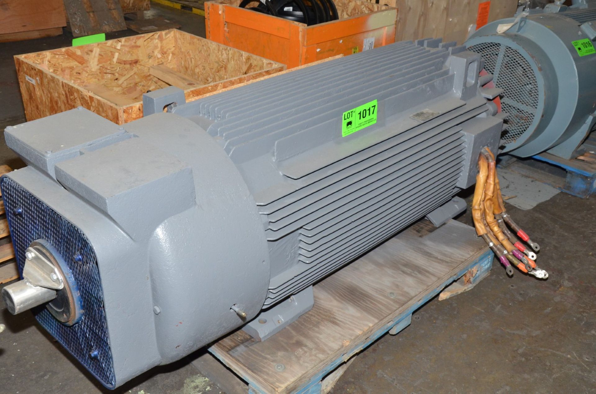 GE 125 HP 480V 1800 RPM ELECTRIC MOTOR (CI) [RIGGING FEE FOR LOT #1017 - $100 USD PLUS APPLICABLE - Image 2 of 3