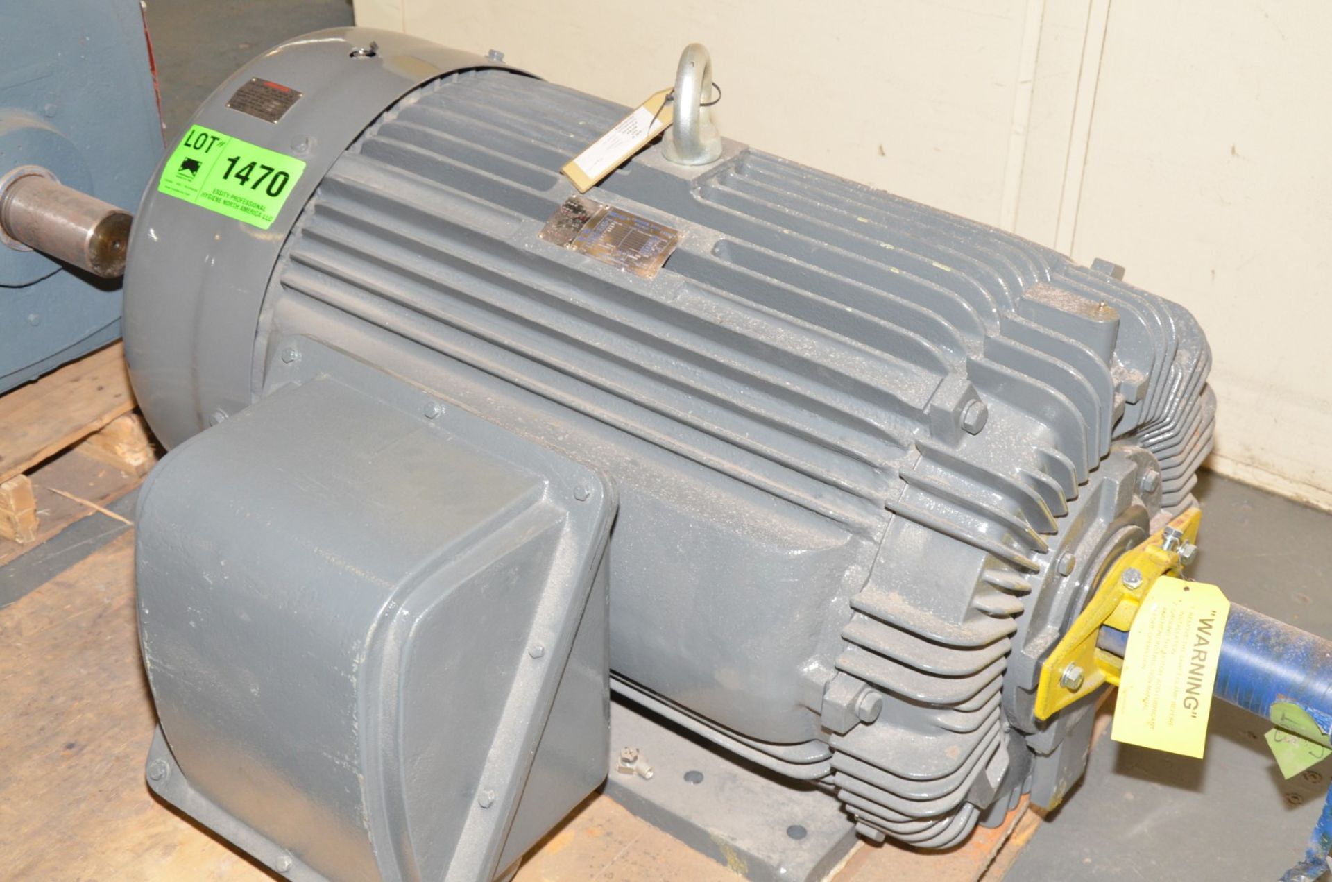 TECO 200 HP 1180 RPM 460V ELECTRIC MOTOR [RIGGING FEE FOR LOT #1470 - $50 USD PLUS APPLICABLE