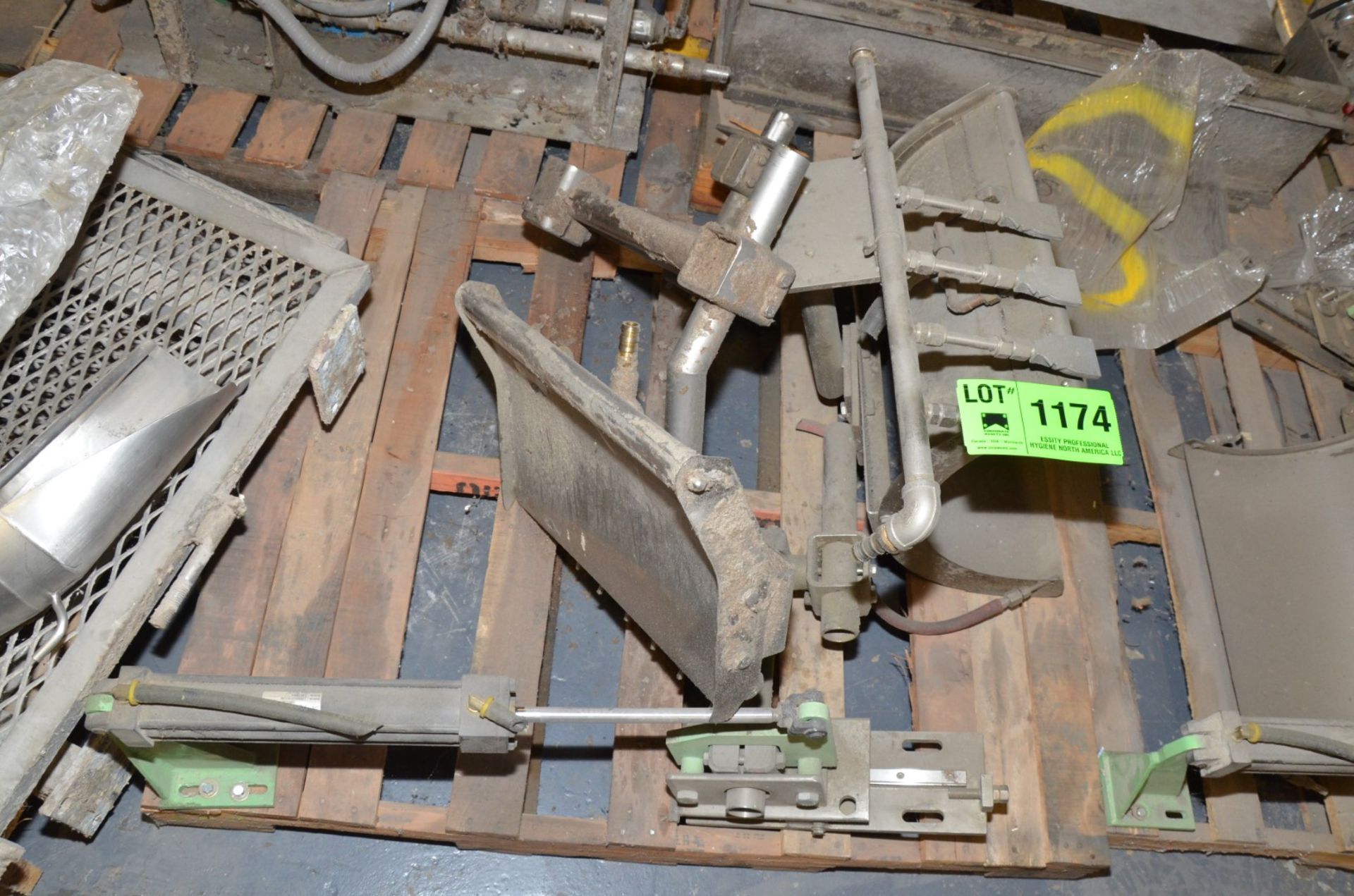 LOT/ SKID WITH PARTS - TRANSFER AND CHANGEOVER TOOLING [RIGGING FEE FOR LOT #1174 - $25 USD PLUS