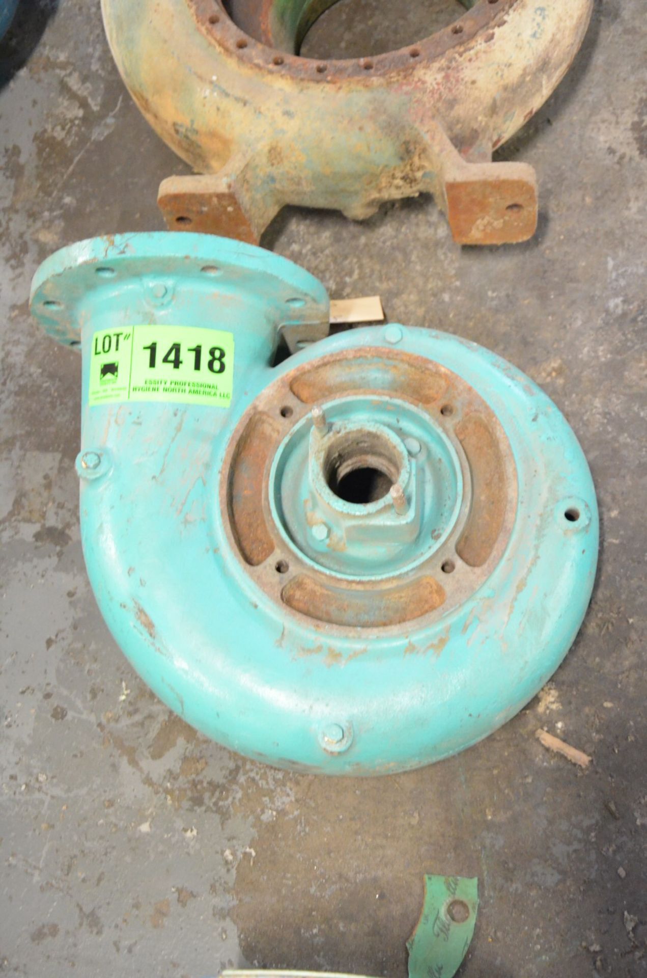 GOULDS PUMP HOUSING [RIGGING FEE FOR LOT #1418 - $25 USD PLUS APPLICABLE TAXES]
