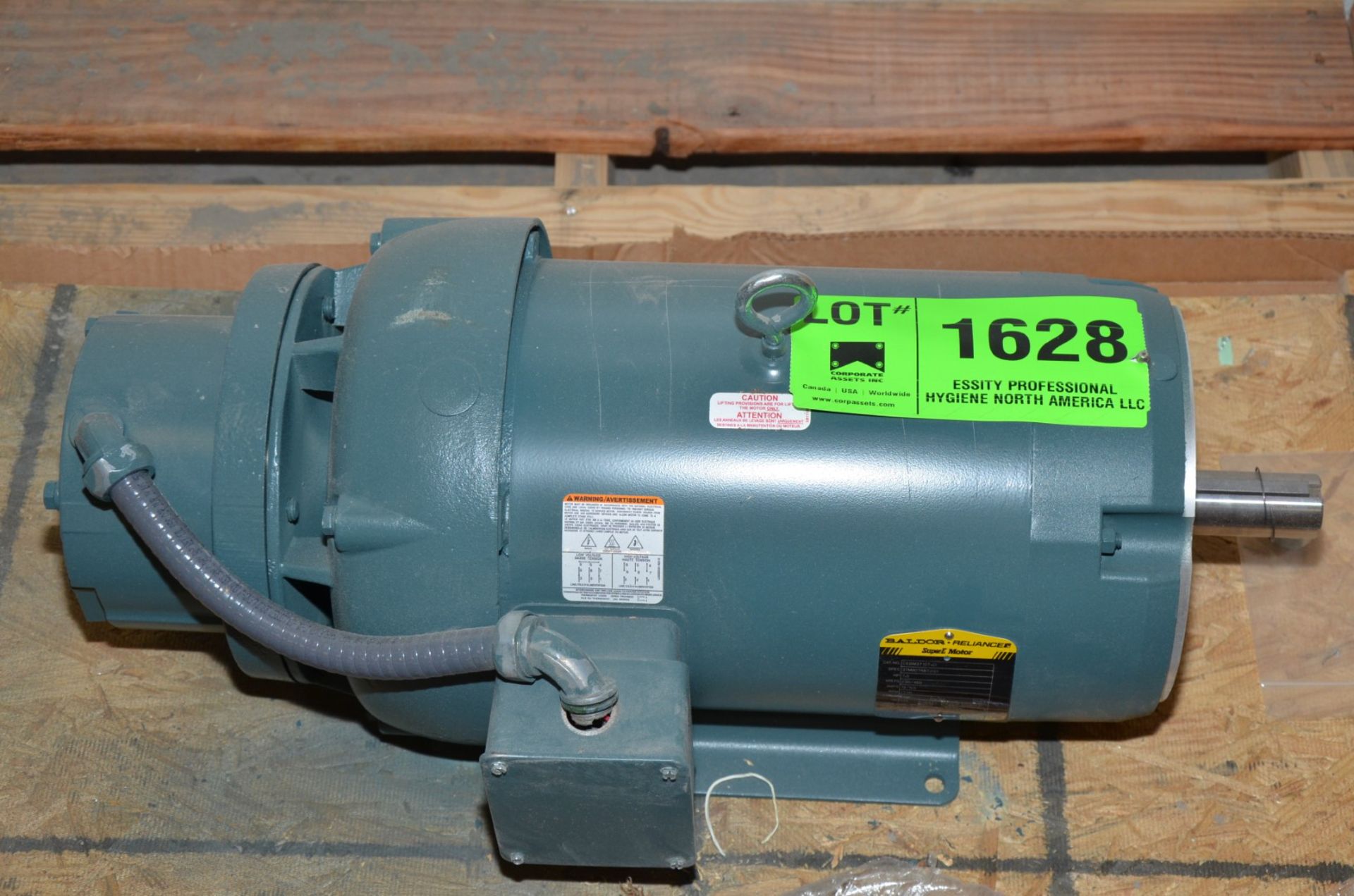 BALDOR 7.5 HP 1770 RPM ELECTRIC MOTOR [RIGGING FEE FOR LOT #1628 - $25 USD PLUS APPLICABLE TAXES]