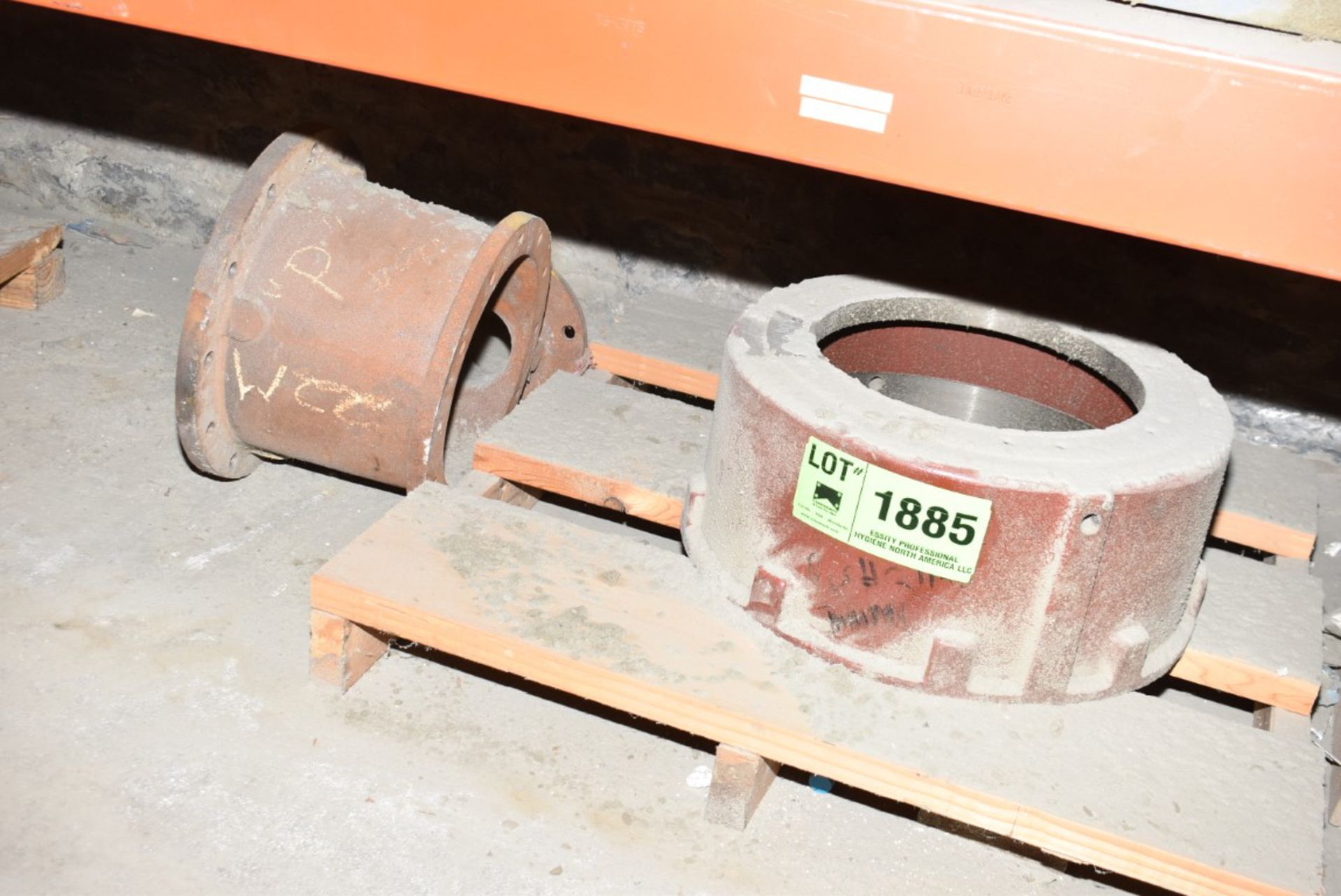 LOT/ PUMP HOUSINGS, AIR CYLINDER - Image 2 of 3