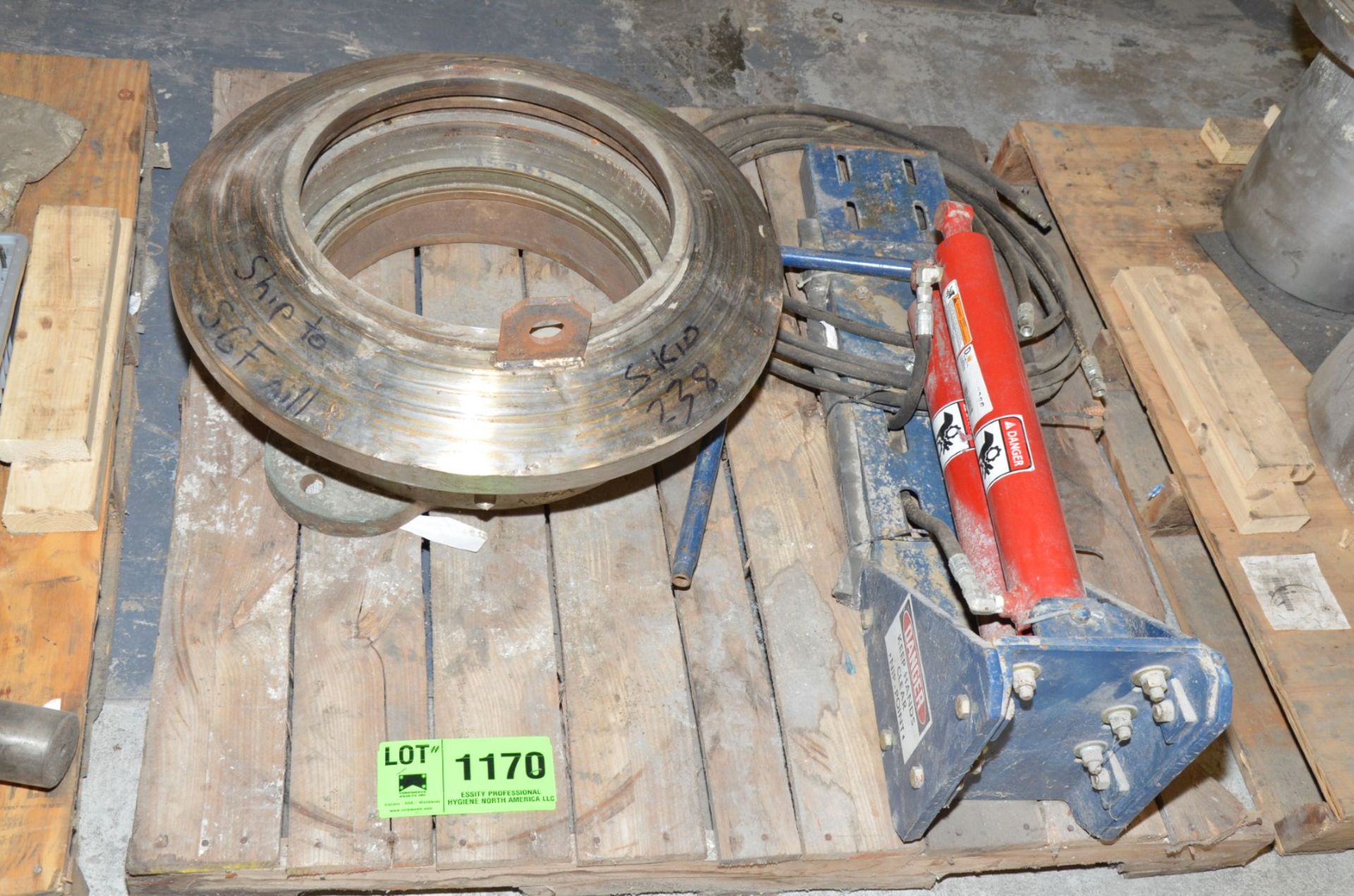 LOT/ CRATE WITH PARTS - STAINLESS STEEL FLANGE AND HYDRAULIC PRESS [RIGGING FEE FOR LOT #1170 - $