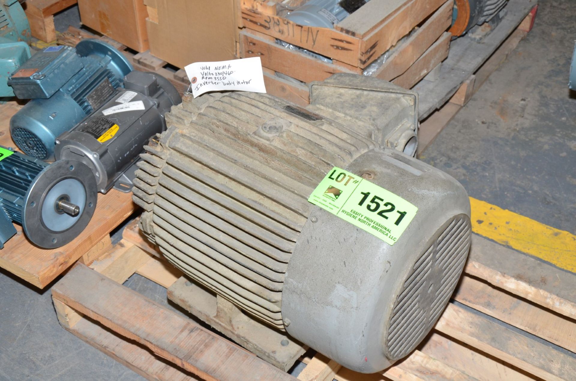 TECO 40 HP 3550 RPM 460V ELECTRIC MOTOR [RIGGING FEE FOR LOT #1521 - $25 USD PLUS APPLICABLE TAXES] - Image 2 of 3