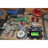 LOT/ AUTOMATIC VALVES AND HYDRAULIC CYLINDERS [RIGGING FEE FOR LOT #1649 - $25 USD PLUS APPLICABLE
