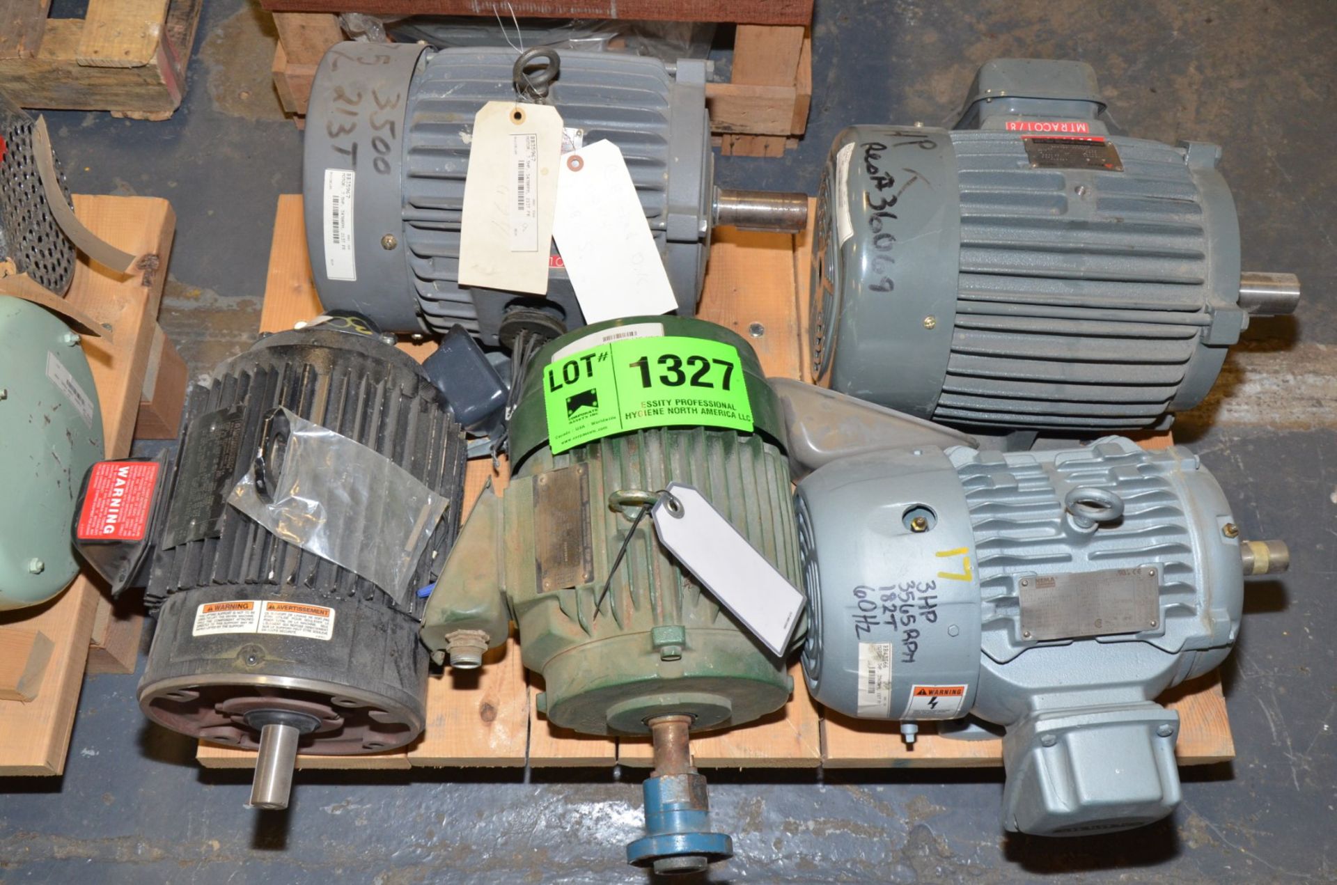 LOT/ (5) ELECTRIC MOTORS UNDER 10 HP [RIGGING FEE FOR LOT #1327 - $25 USD PLUS APPLICABLE TAXES]
