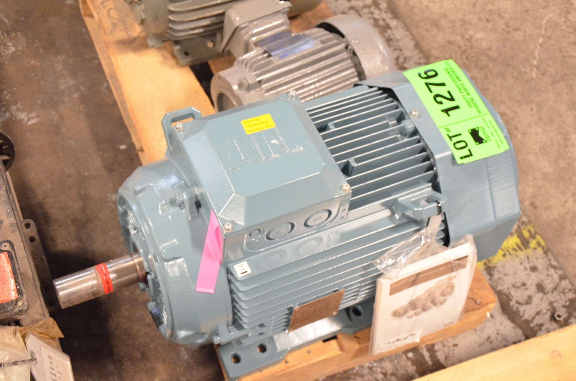 ABB 11 KW 460V 1183 RPM ELECTRIC MOTOR [RIGGING FEE FOR LOT #1276 - $25 USD PLUS APPLICABLE TAXES] - Image 2 of 3