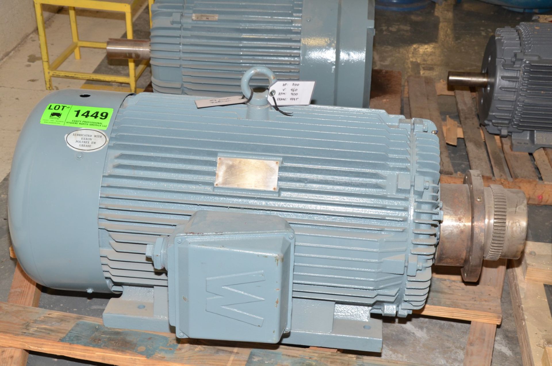 WORLDWIDE 200 HP 900 RPM 460V ELECTRIC MOTOR [RIGGING FEE FOR LOT #1449 - $50 USD PLUS APPLICABLE