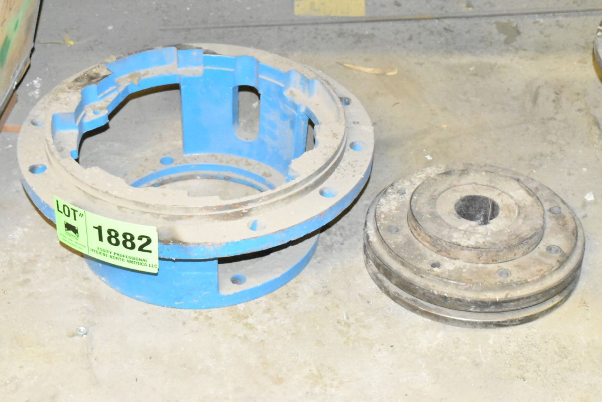 LOT/ IMPELLER COVER, HUB COVER, SPARE PARTS - Image 3 of 4
