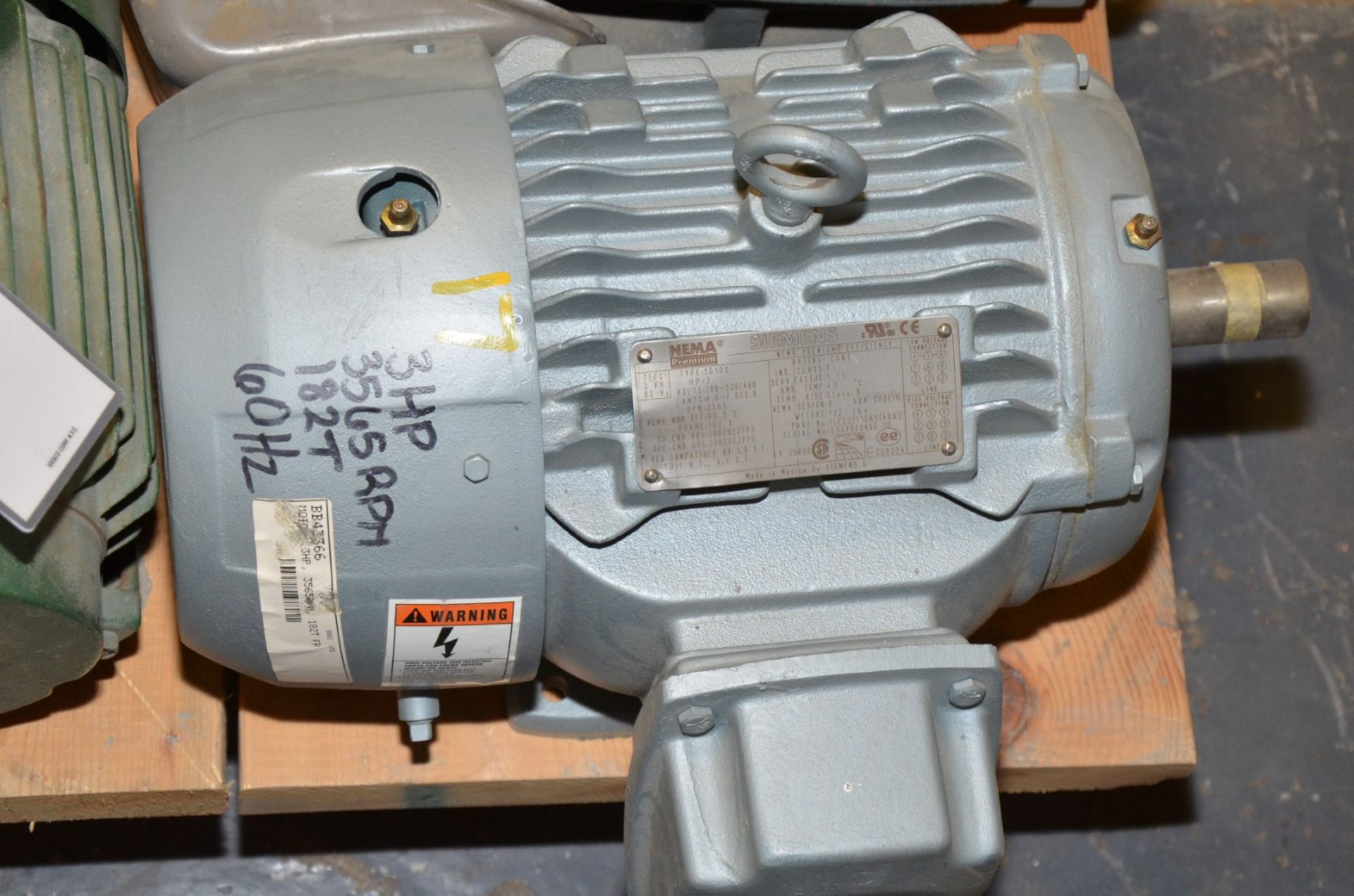 LOT/ (5) ELECTRIC MOTORS UNDER 10 HP [RIGGING FEE FOR LOT #1327 - $25 USD PLUS APPLICABLE TAXES] - Image 4 of 7