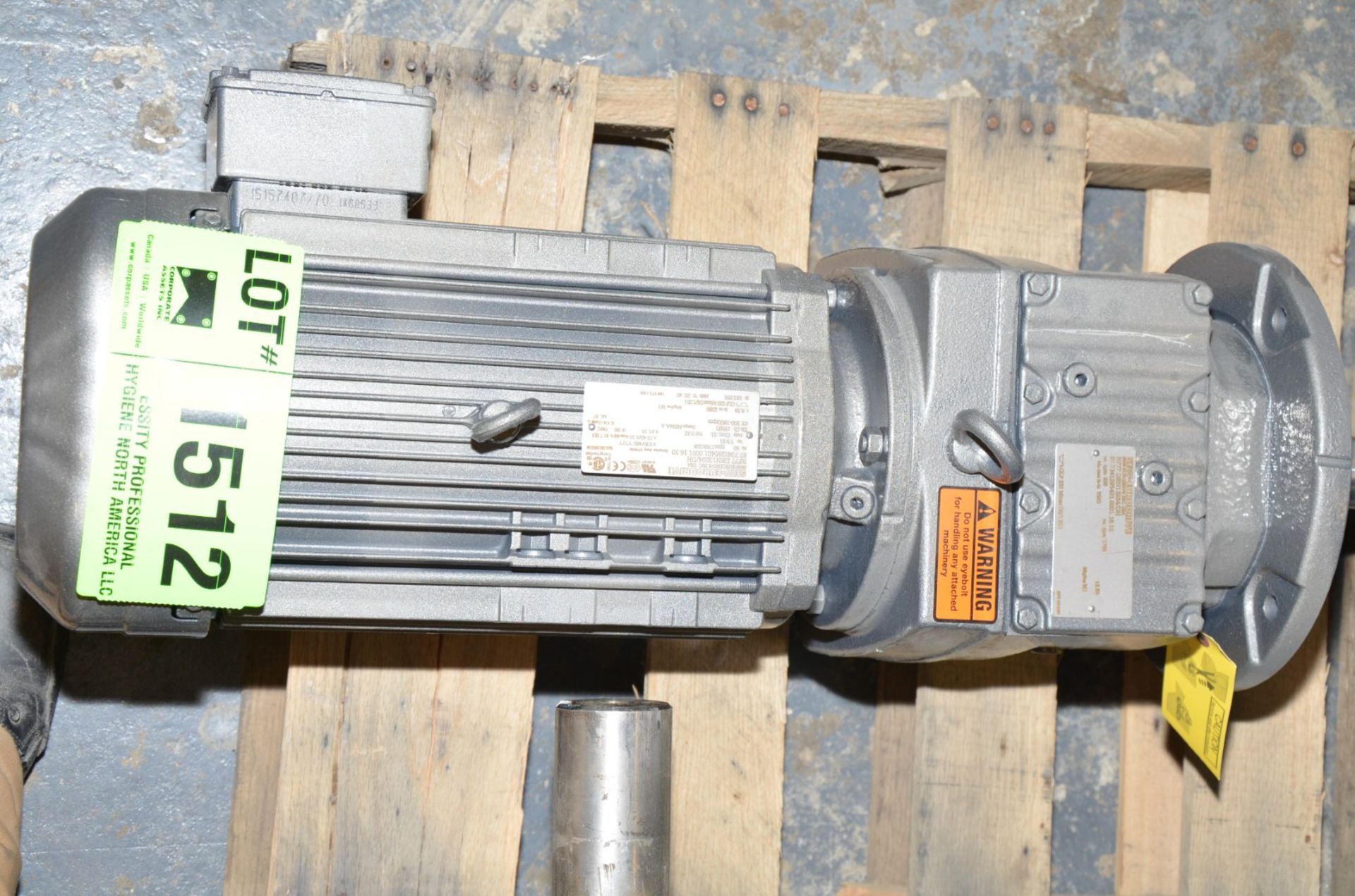 SEW EURODRIVE RAF77DRN132S4/DH GEAR MOTOR WITH 7.5 HP [RIGGING FEE FOR LOT #1512 - $25 USD PLUS