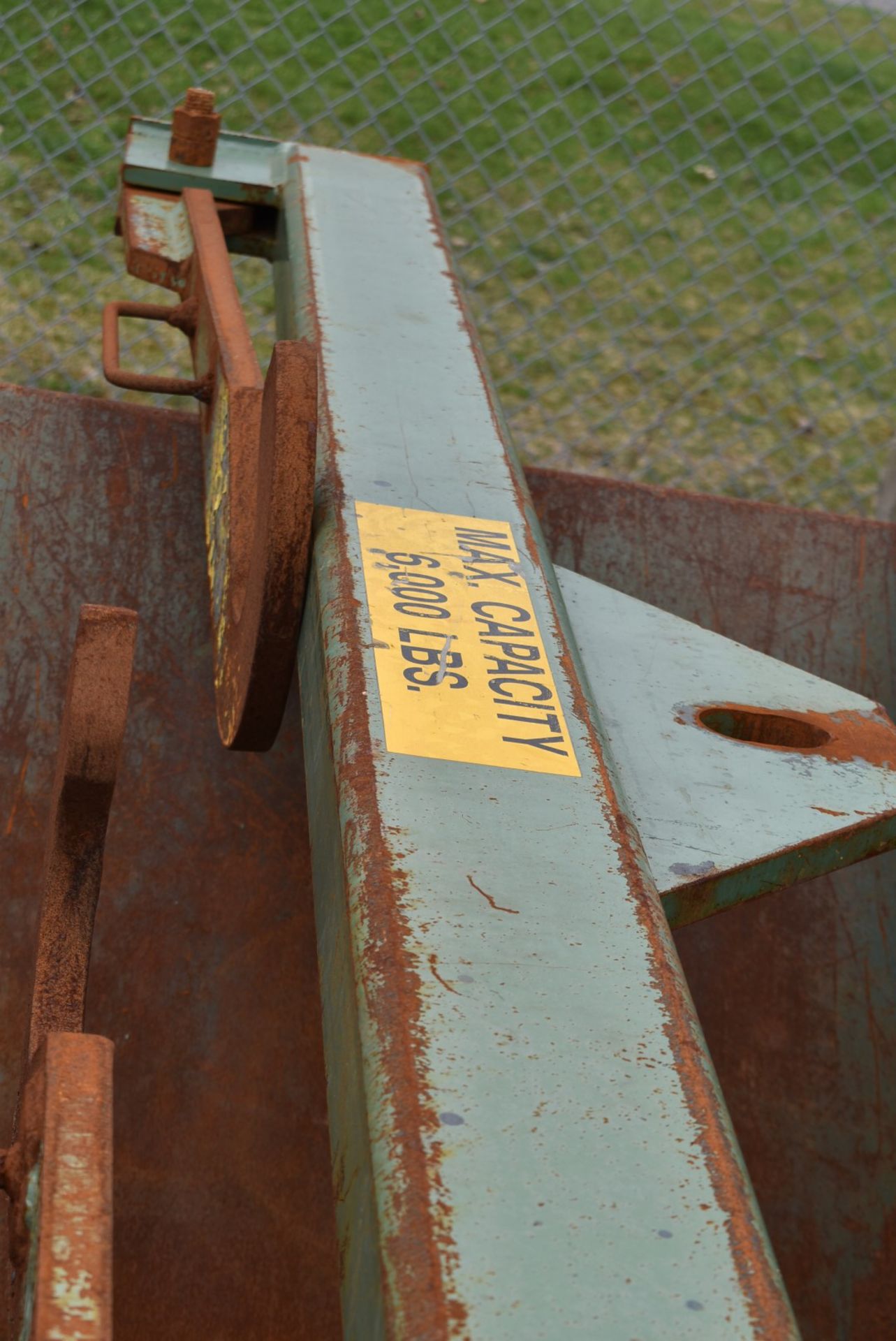 6,000 LBS CAPACITY SPREADER BEAM (CI) [RIGGING FEE FOR LOT #1724 - $25 USD PLUS APPLICABLE TAXES] - Image 2 of 2