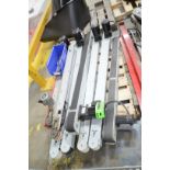 LOT/ 3"W FEED BELT CONVEYORS [RIGGING FEE FOR LOT #1669 - $25 USD PLUS APPLICABLE TAXES]