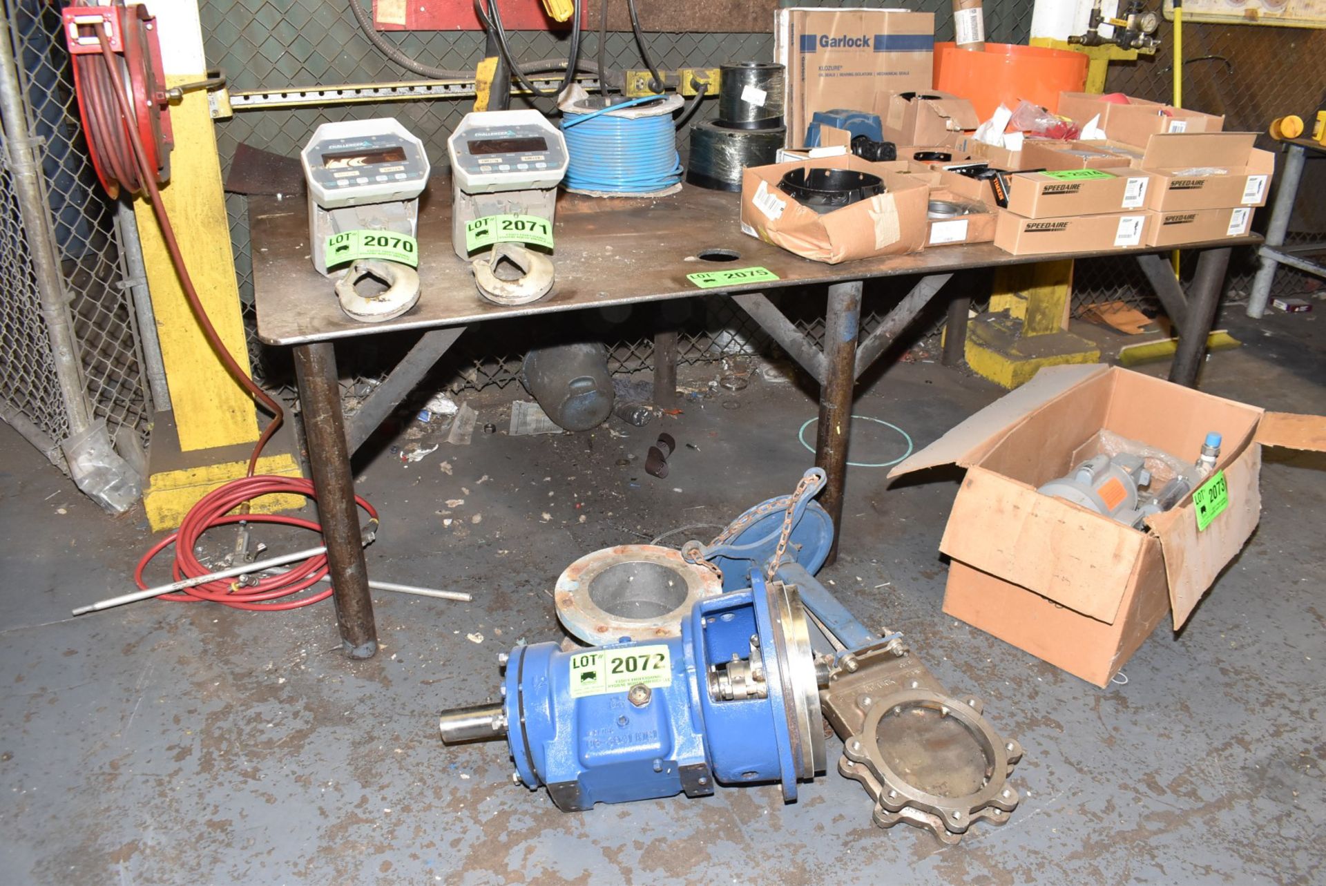 METAL SHOP TABLE [RIGGING FEES FOR LOT #2075 - $50 USD PLUS APPLICABLE TAXES] - Image 2 of 2