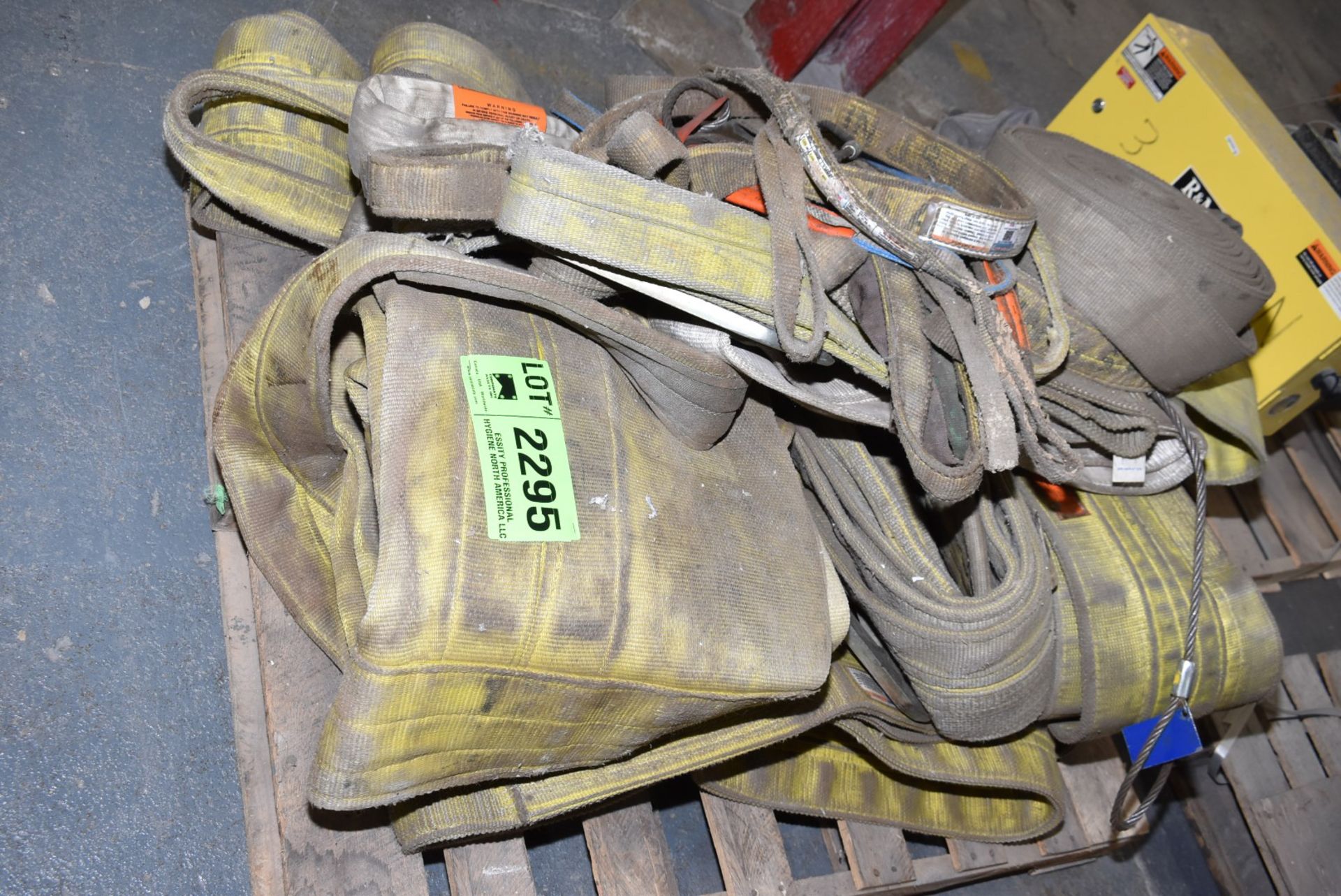 LOT/ SKID WITH LIFTING STRAPS & SLINGS [RIGGING FEES FOR LOT #2295 - $50 USD PLUS APPLICABLE TAXES]