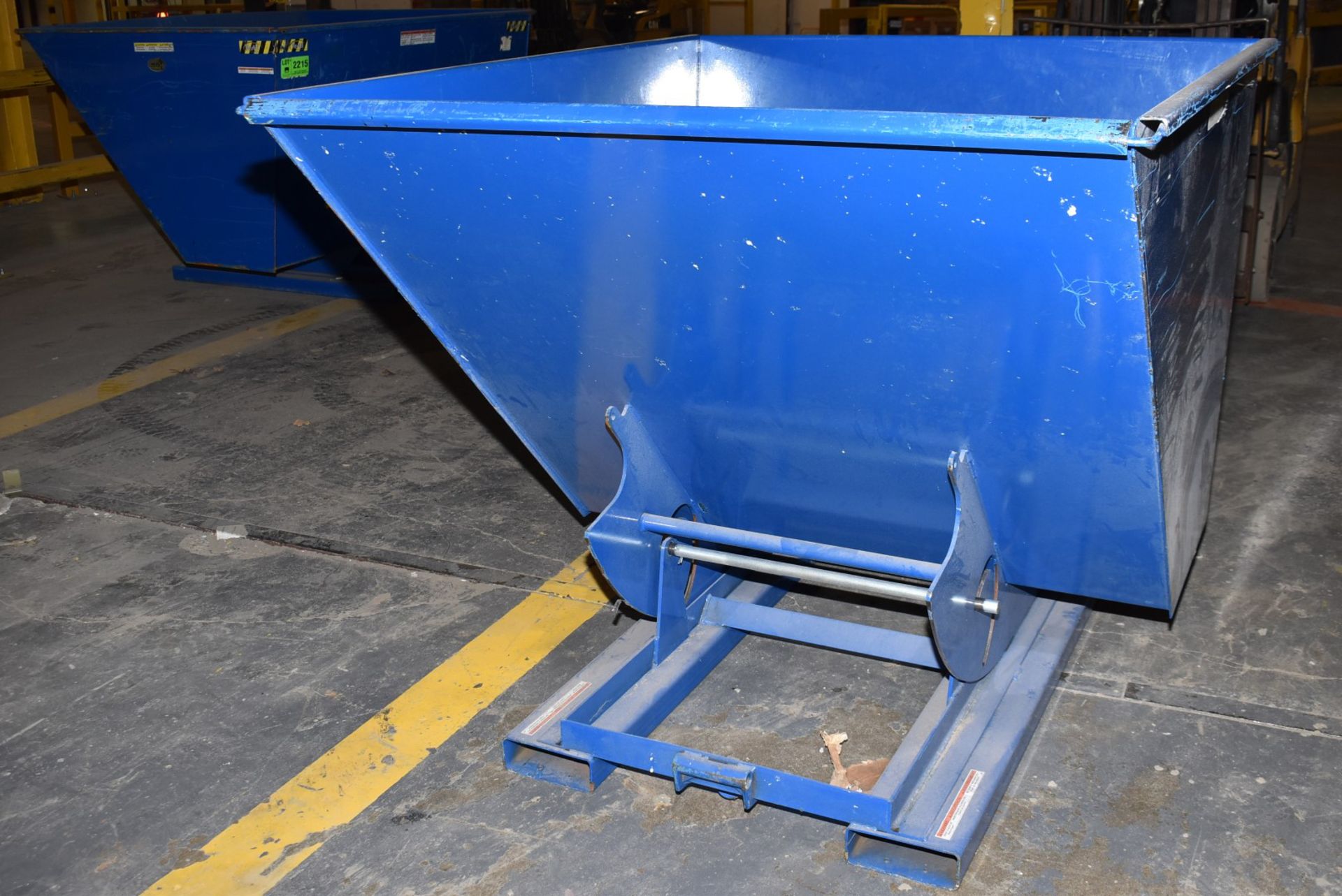 D-200-MD 4,000 LB. CAPACITY SELF DUMPING HOPPER [RIGGING FEES FOR LOT #2222 - $25 USD PLUS - Image 3 of 4