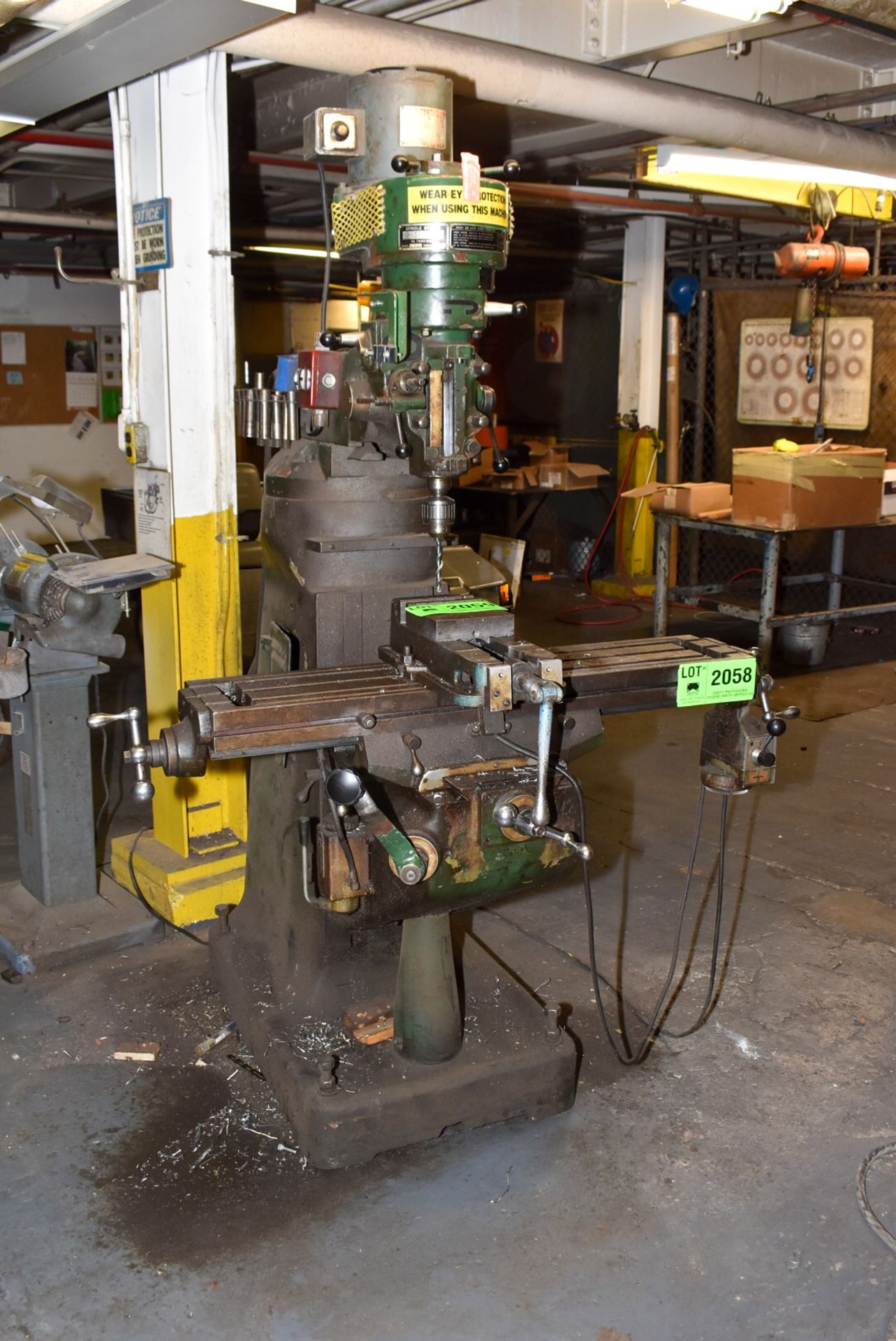 DEKAMILL JS-2V VERTICAL TURRET MILLING MACHINE WITH 9" X 49" TABLE, SPEEDS TO 2720 RPM, R8 SPINDLE - Image 2 of 6
