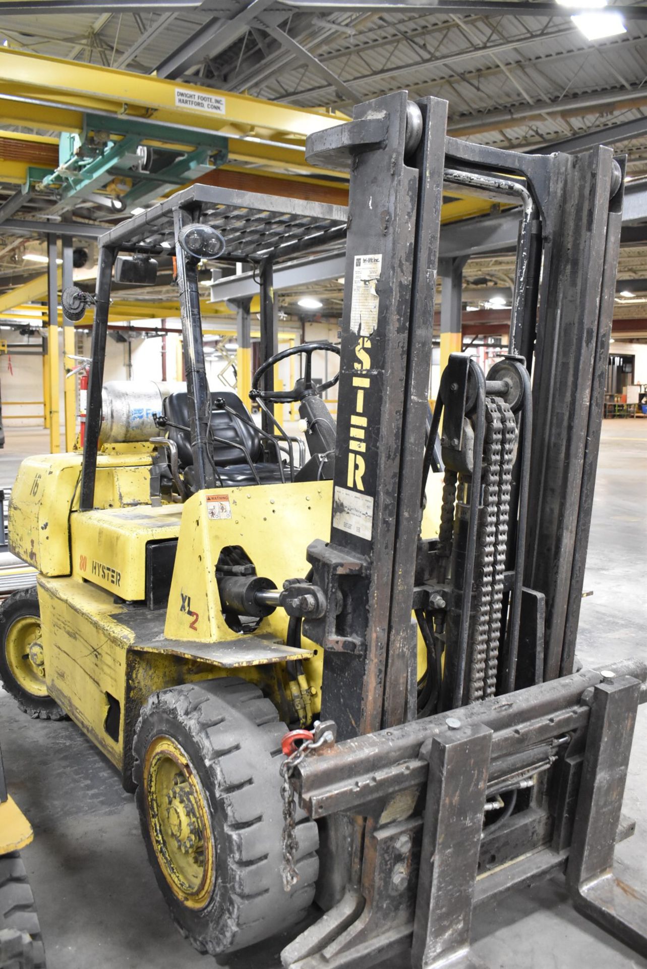 HYSTER H80XL2 7,250 LBS. CAPACITY LPG FORKLIFT WITH 121" MAX VERTICAL REACH, 2-STAGE HIGH VISIBILITY - Image 3 of 9