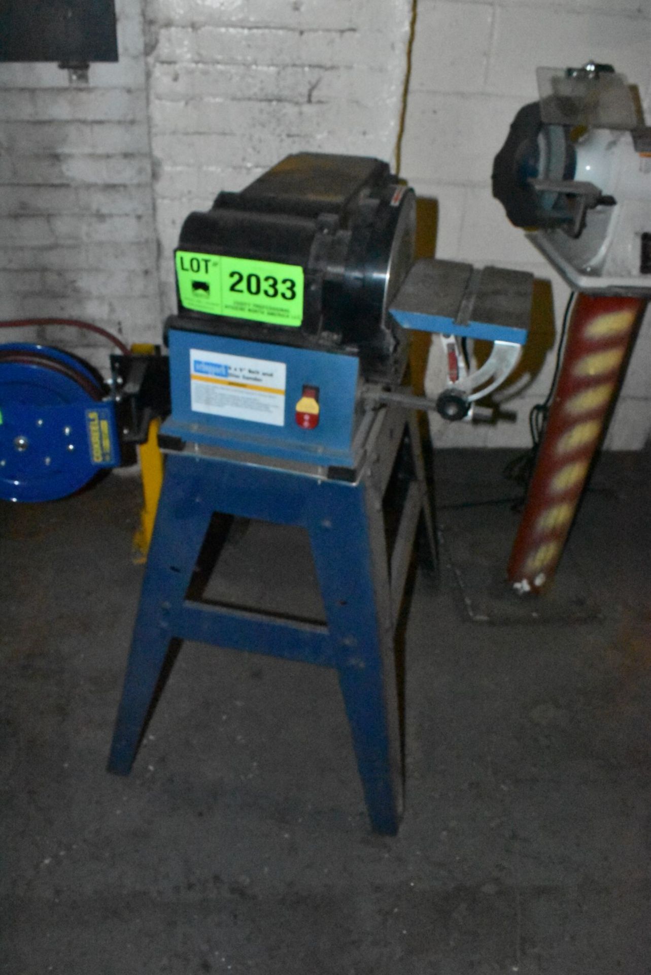 SCHEPPACH 6" X 9" BELT AND DISC SANDER S/N N/A [RIGGING FEES FOR LOT #2033 - $50 USD PLUS APPLICABLE