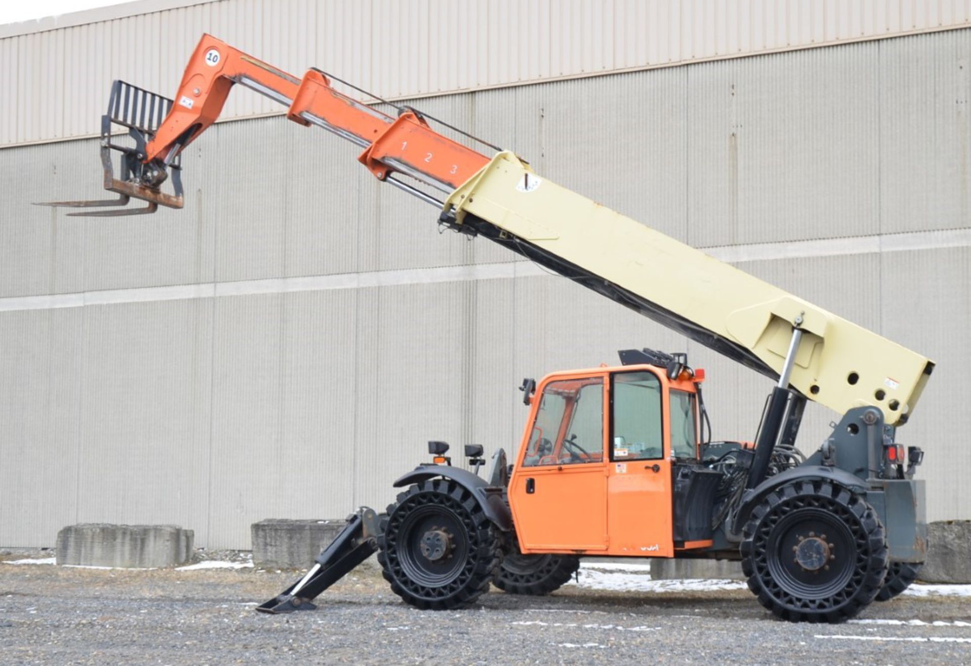 JLG (2011) G10-55A 10,000 LBS. CAPACITY DIESEL TELEHANDLER FORKLIFT WITH 56' MAX VERTICAL LIFT, - Image 15 of 23
