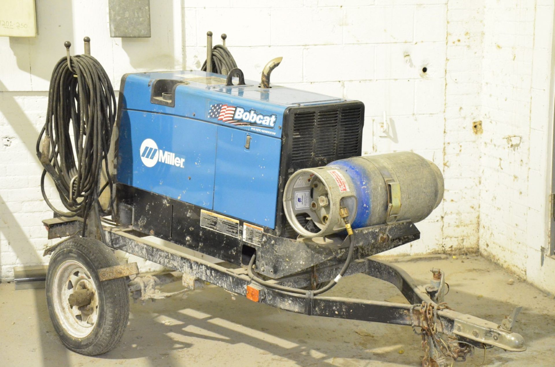 MILLER BOBCAT 250 LPG POWERED CC/CV-AC/DC WELDER GENERATOR WITH 10,500 WATT GENERATOR CAPACITY,