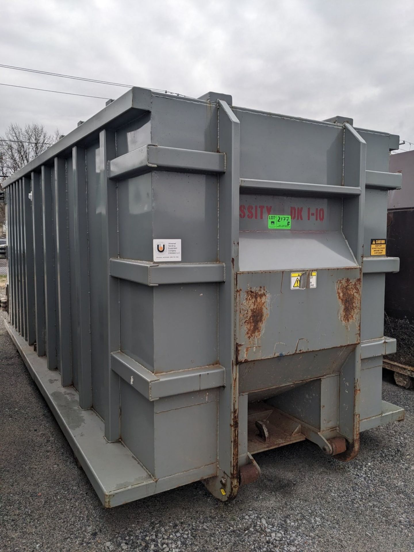 STATIONARY COMPACTOR ROLL-OFF BIN WITH APPROX. 40 CU/YRD CAPACITY (CI) [RIGGING FEES FOR LOT # - Image 2 of 4