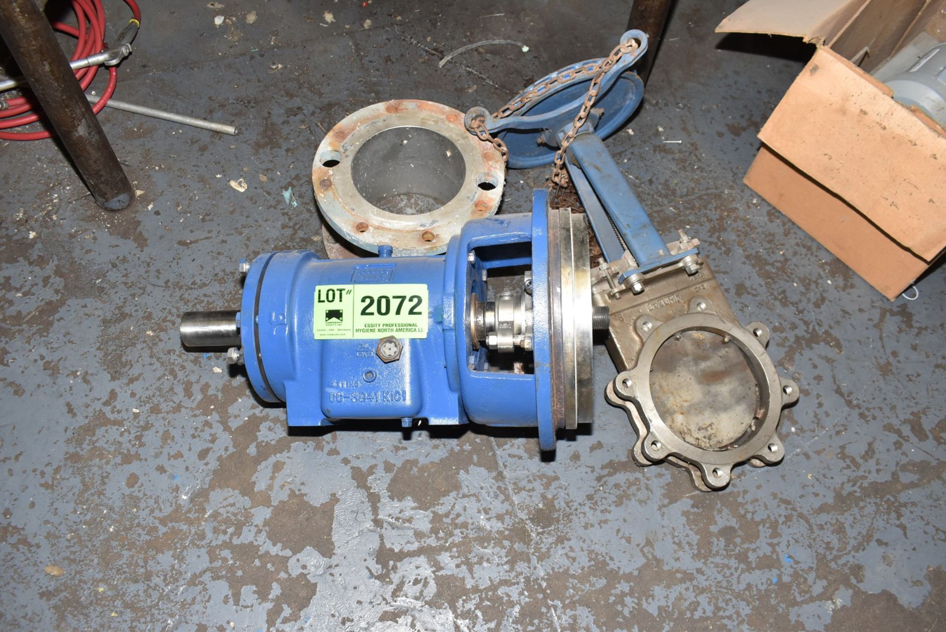 LOT/ GOULDS PUMP HOUSING AND DEZURIK 8" GATE VALVE [RIGGING FEES FOR LOT #2072 - $25 USD PLUS - Image 2 of 2