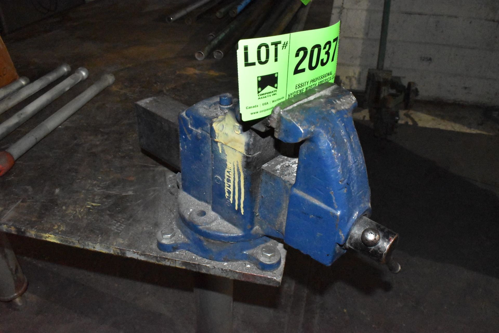 96" X 48" X .75" STEEL WELDING TABLE WITH 4.5" BENCH VISE (CI) [RIGGING FEES FOR LOT #2037 - $100 - Image 2 of 3