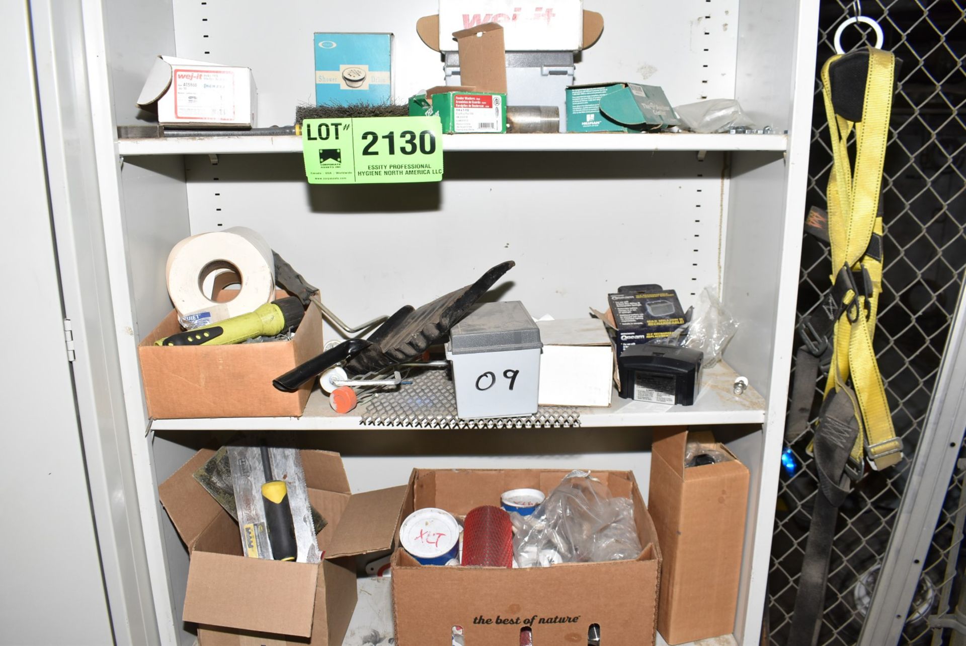 LOT/ SHELF WITH CONTENTS [RIGGING FEES FOR LOT #2130 - $100 USD PLUS APPLICABLE TAXES] - Image 3 of 4