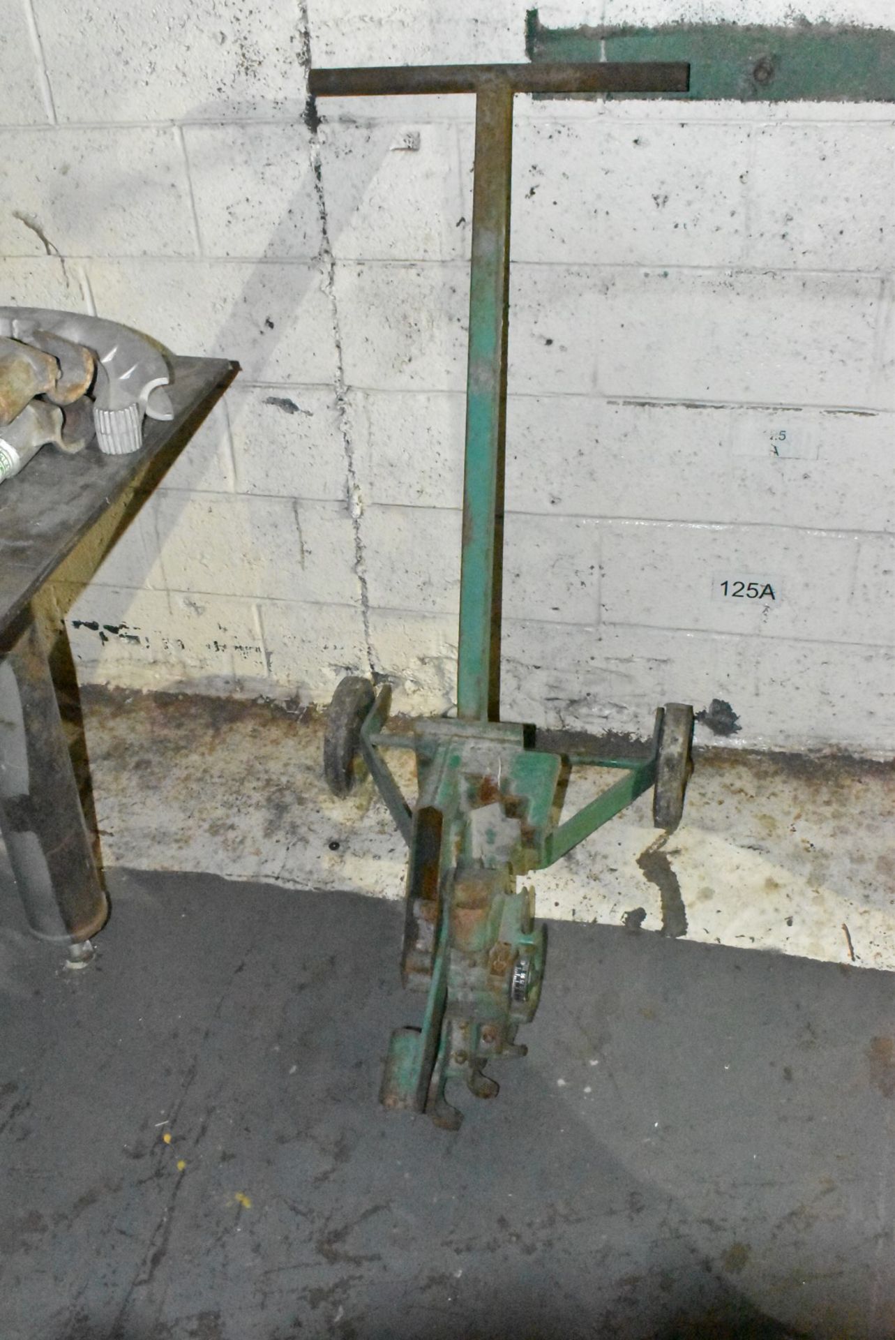 LOT/ MANUAL PIPE AND CONDUIT BENDERS [RIGGING FEES FOR LOT #2023 - $25 USD PLUS APPLICABLE TAXES] - Image 4 of 4