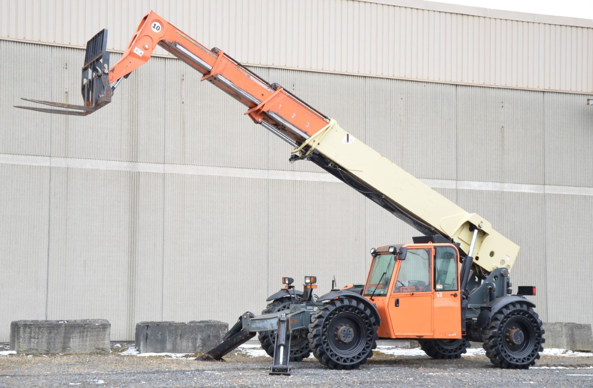 JLG (2011) G10-55A 10,000 LBS. CAPACITY DIESEL TELEHANDLER FORKLIFT WITH 56' MAX VERTICAL LIFT, - Image 13 of 23