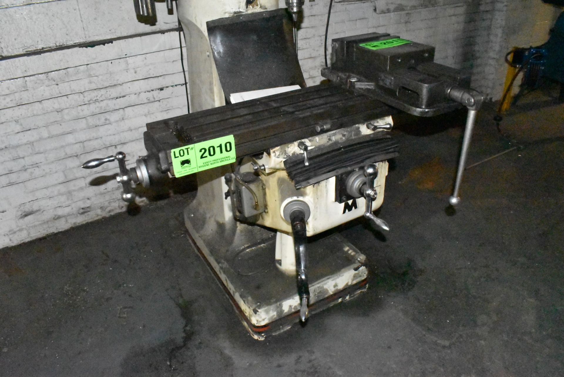 JET (2010) JTM-1 VERTICAL TURRET MILLING MACHINE WITH 9" X 42" TABLE, SPEEDS TO 2720 RPM IN 8 STEPS, - Image 8 of 9