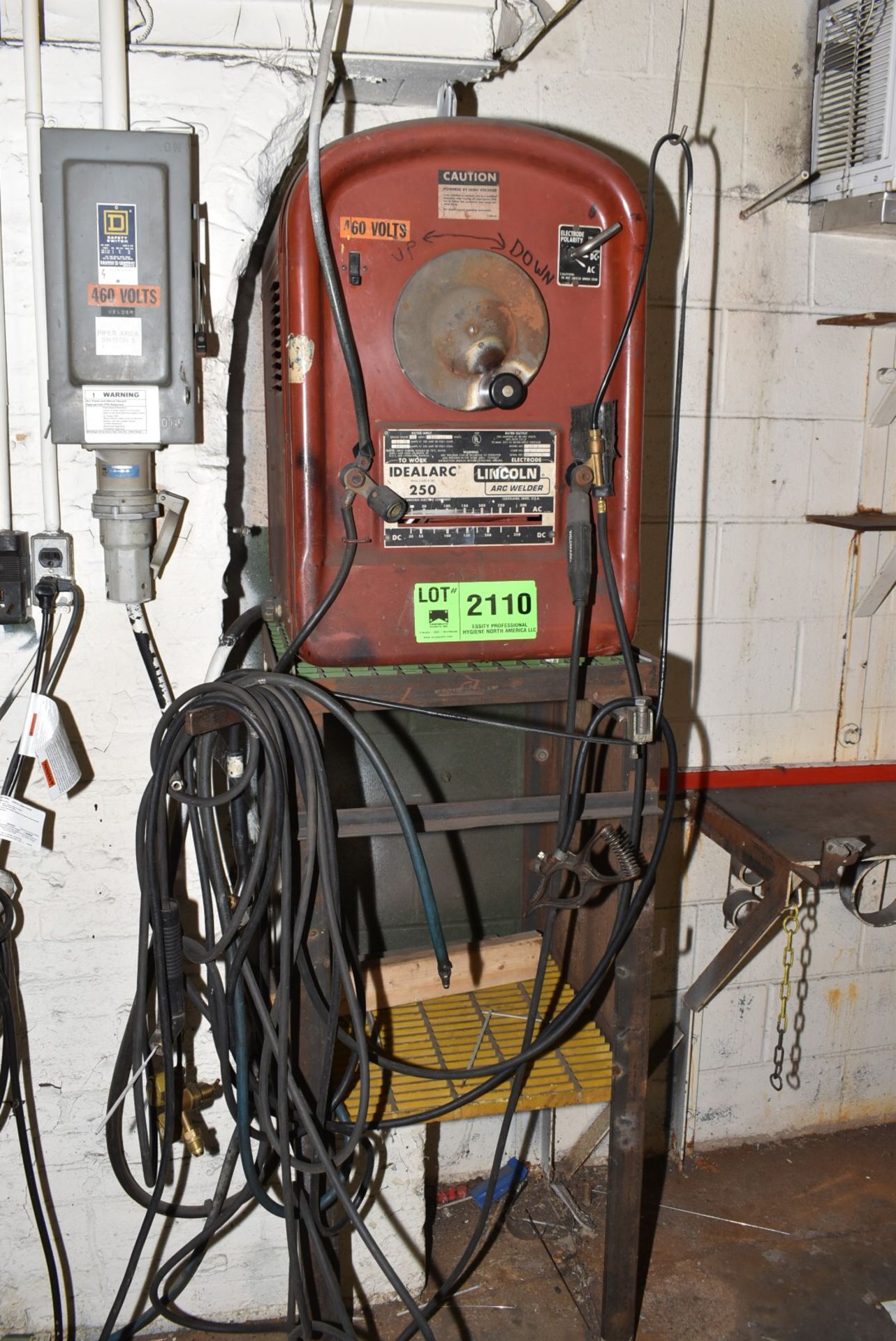 LINCOLN IDEALARC 250 ARC WELDER WITH CABLES AND GUN, S/N AC-482692 (CI) [RIGGING FEES FOR LOT #